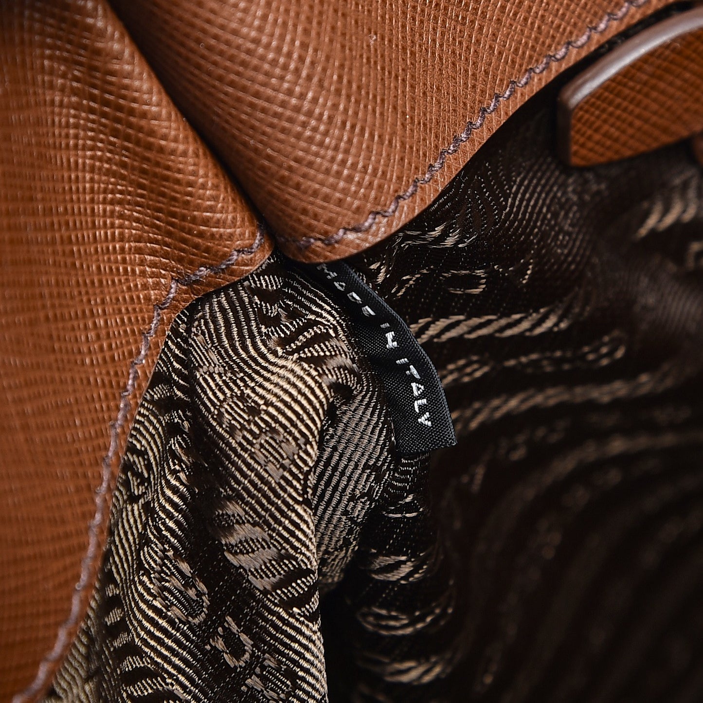 Saffiano Lux Extra Large Galleria Double Zip Tote Cannella