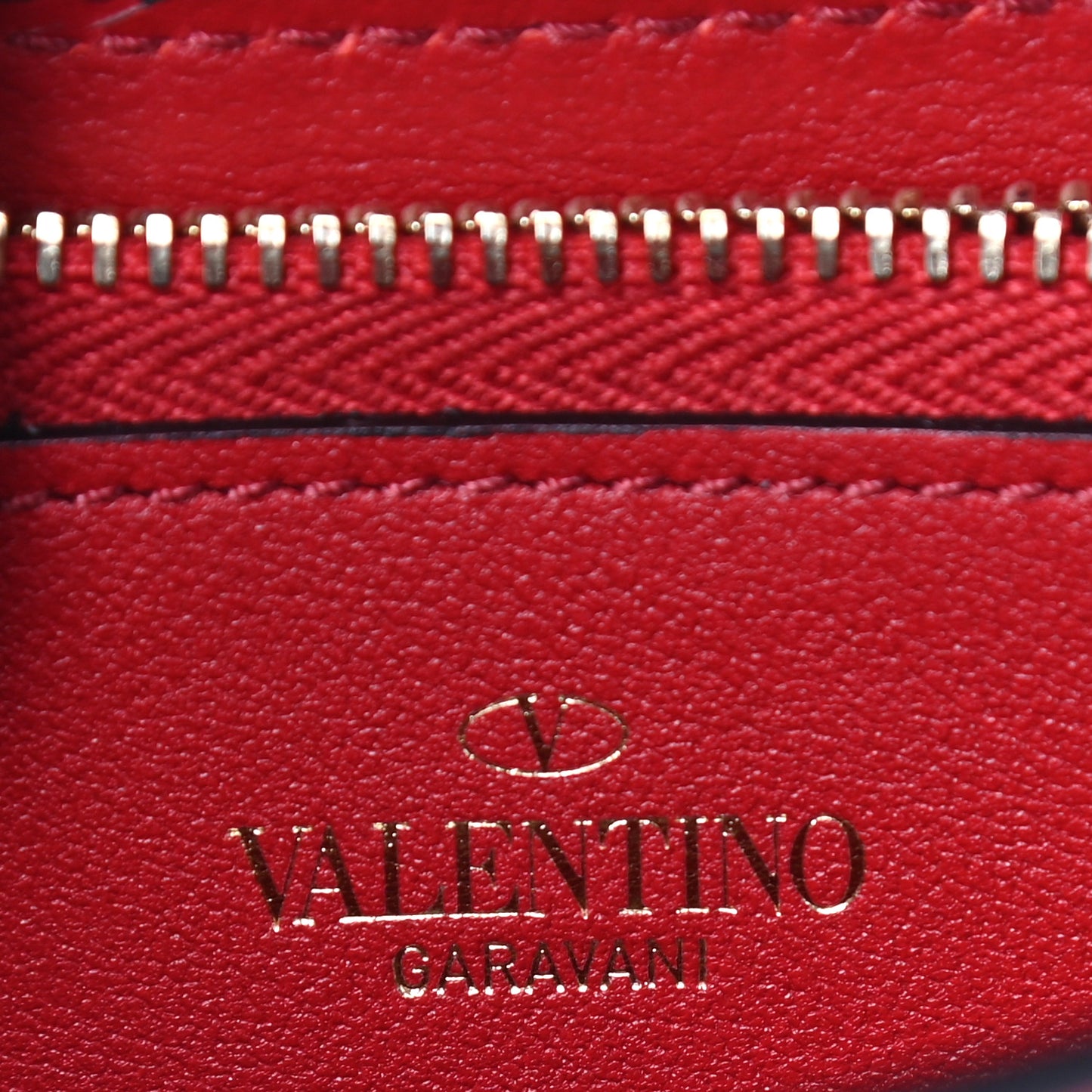 Calfskin Rockstud Phone Case With Chain Rosso Valentino