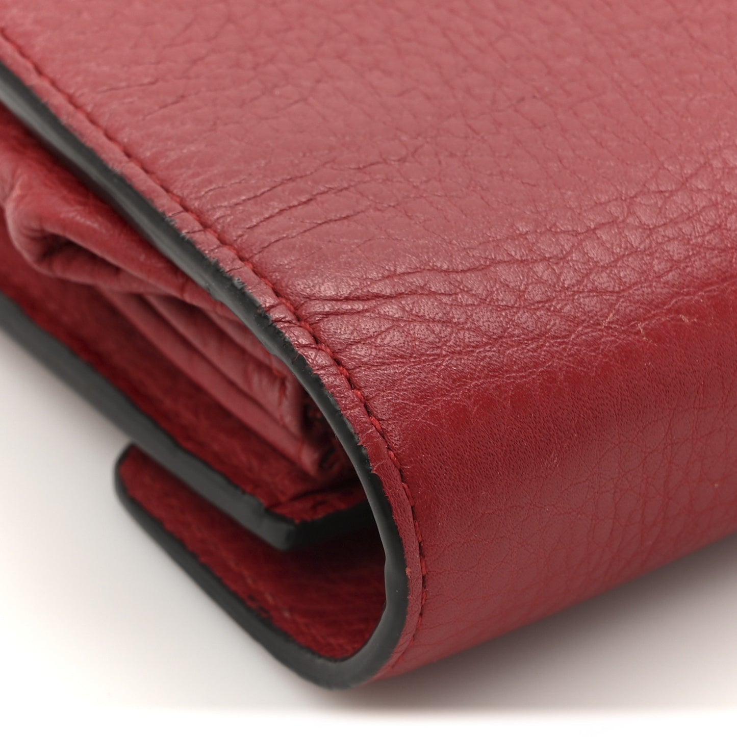 Calfskin Matelasse GG Marmont Chain Wallet Vulcanic Red