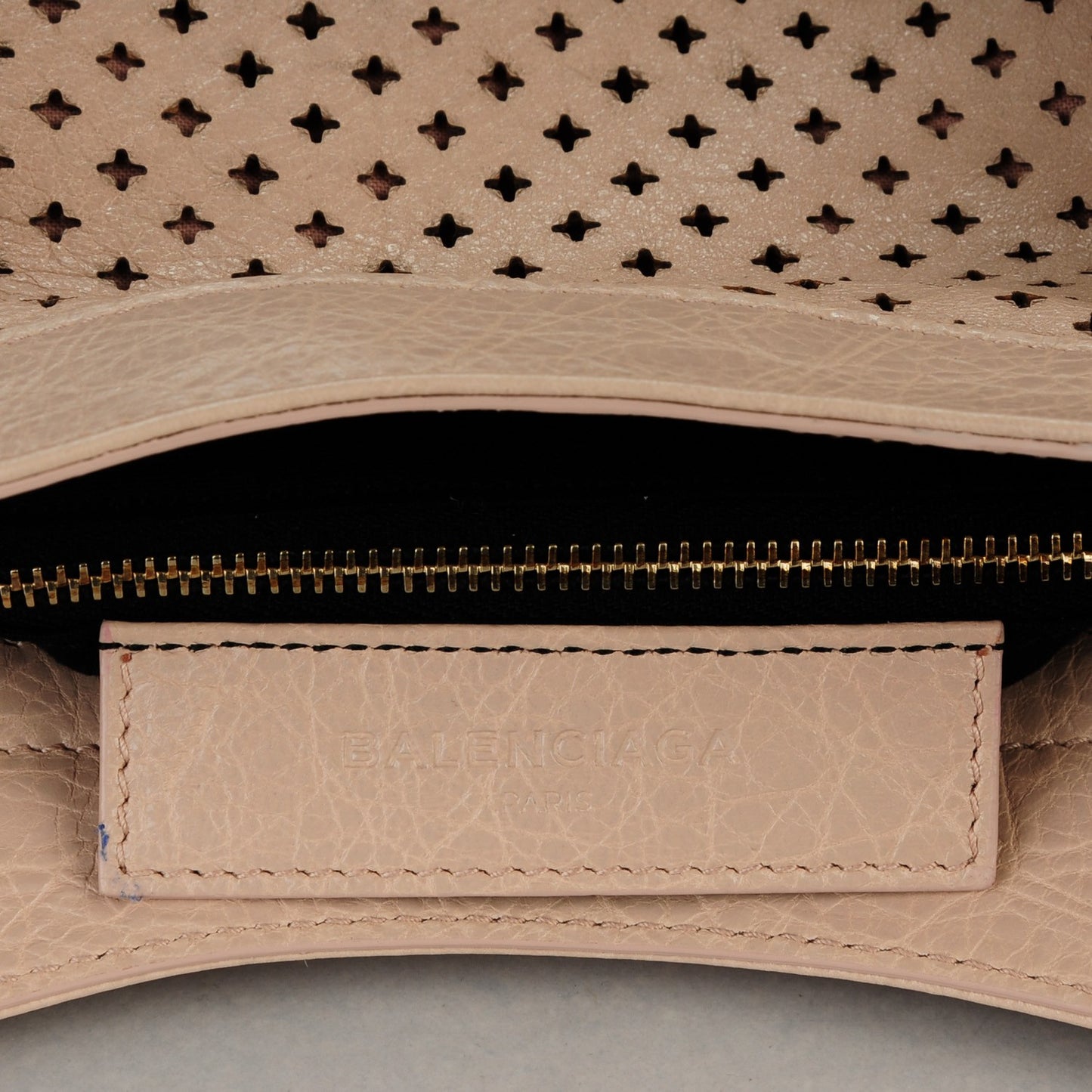 Agneau Laser Cut Cross Classic Gold Hardware Velo Rose Peach