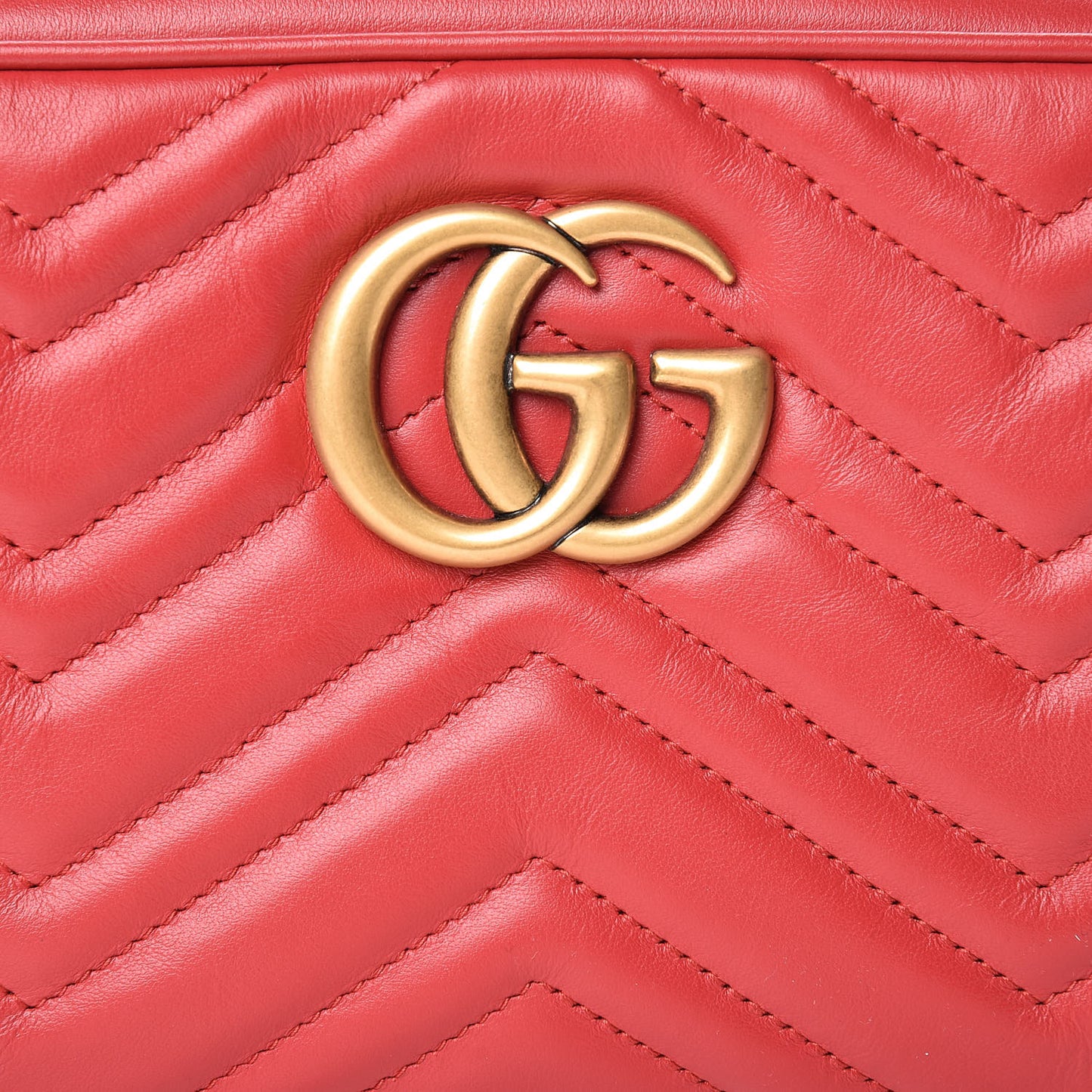 Calfskin Matelasse Small GG Marmont Chain Shoulder Bag Hibiscus Red