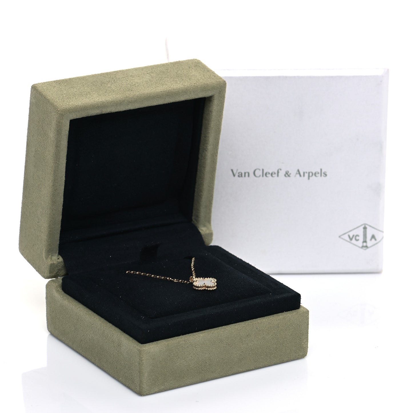 18K Yellow Gold Mother of Pearl Sweet Alhambra Pendant Necklace