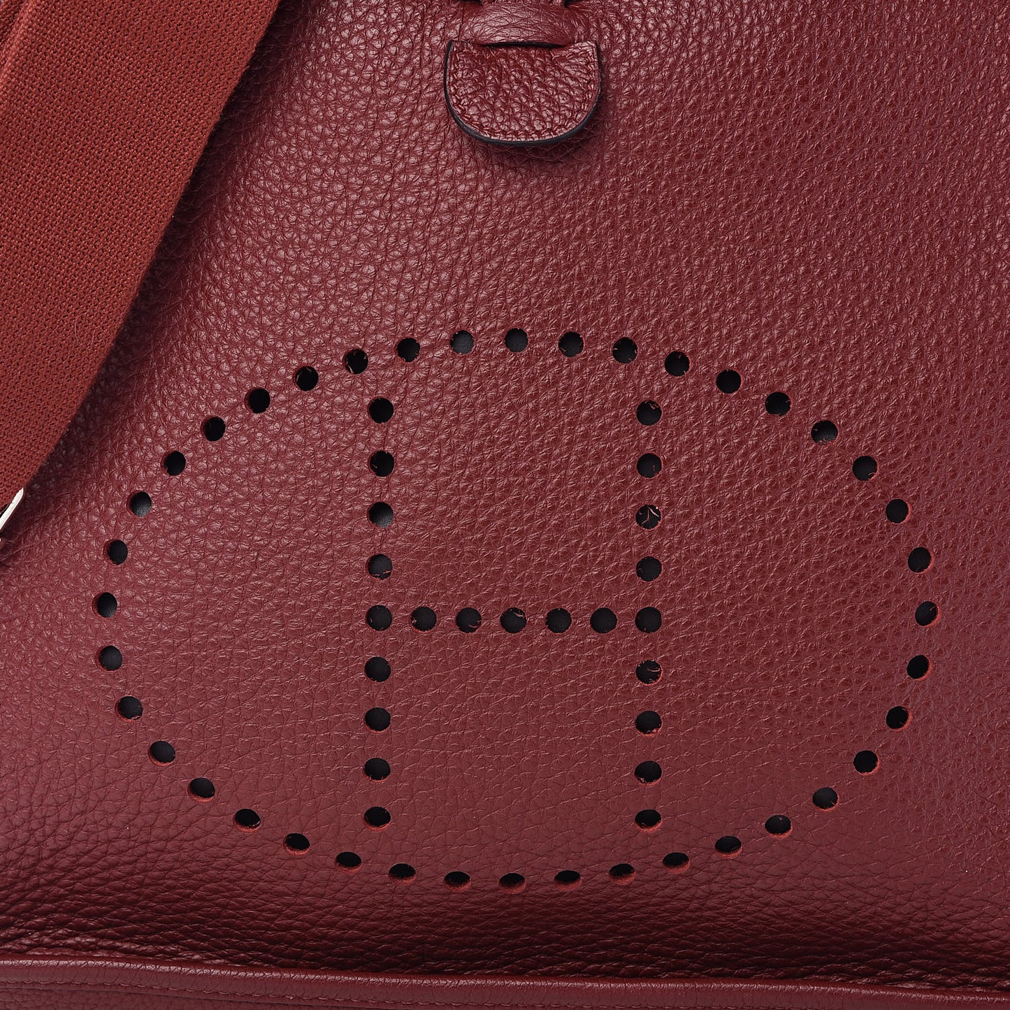 Taurillon Clemence Evelyne III GM Rouge H