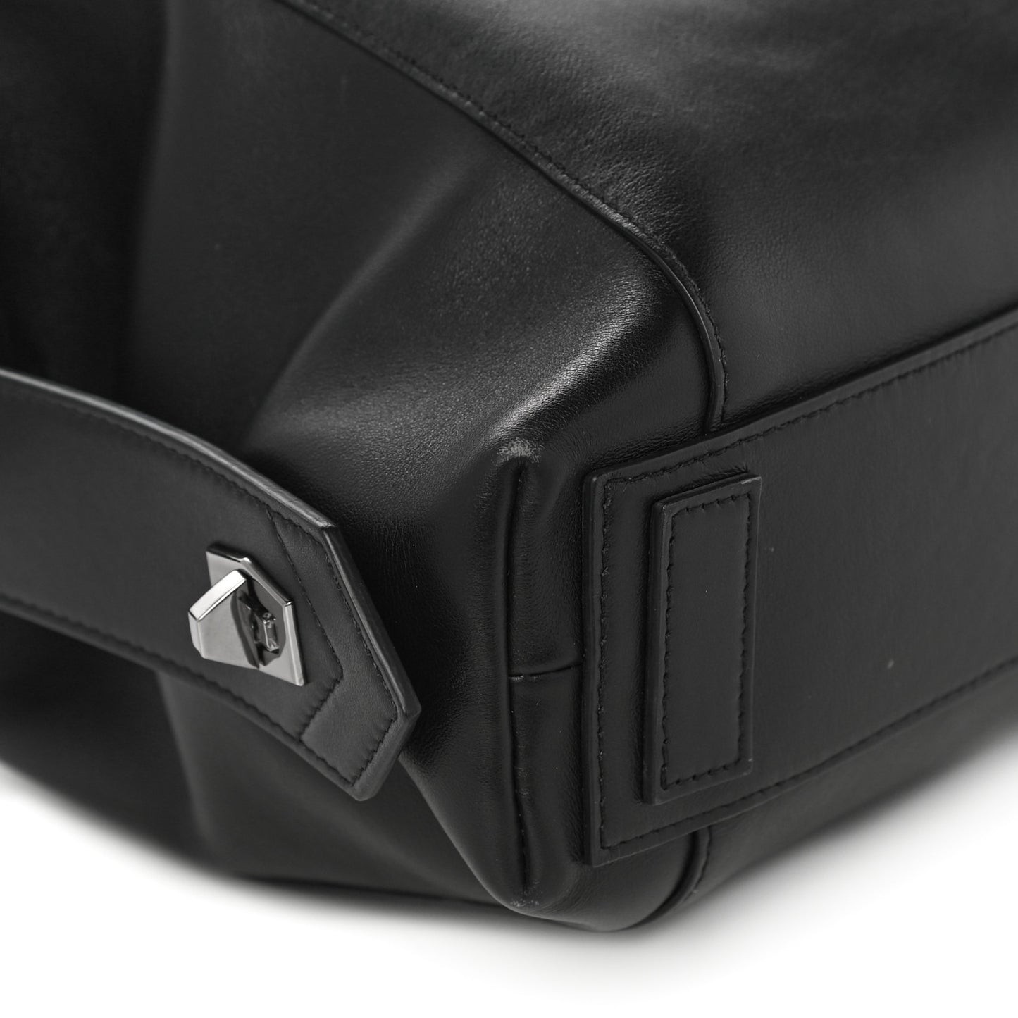 Smooth Calfskin Small Soft Antigona Black