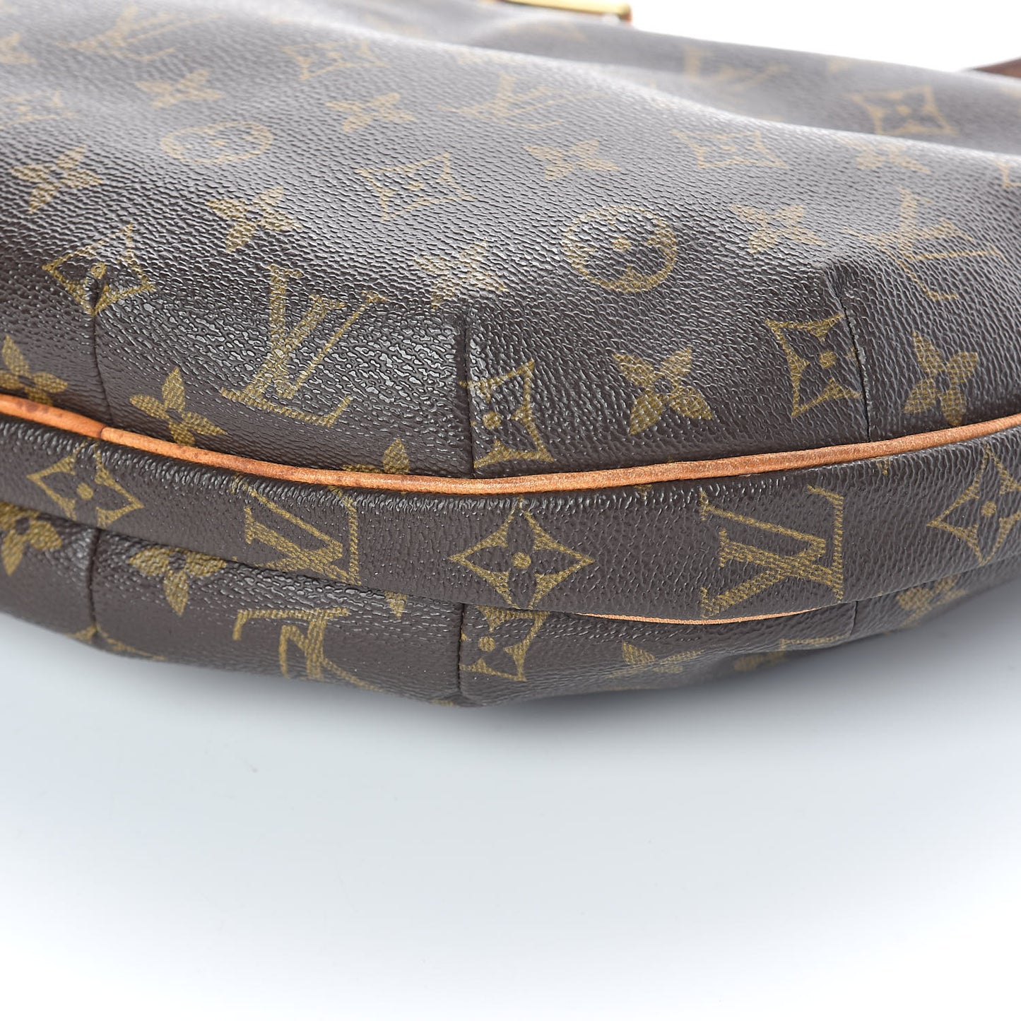 Monogram Croissant MM