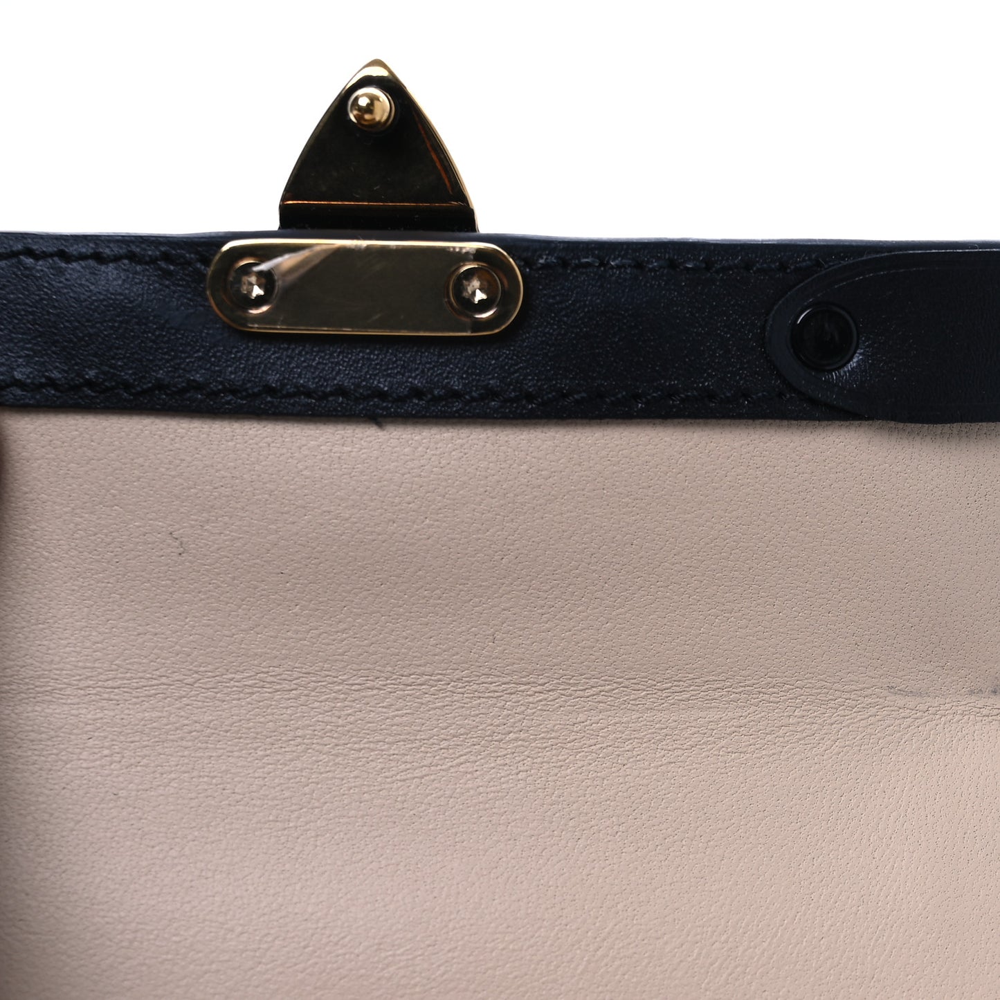 Monogram Essential NM Trunk Black