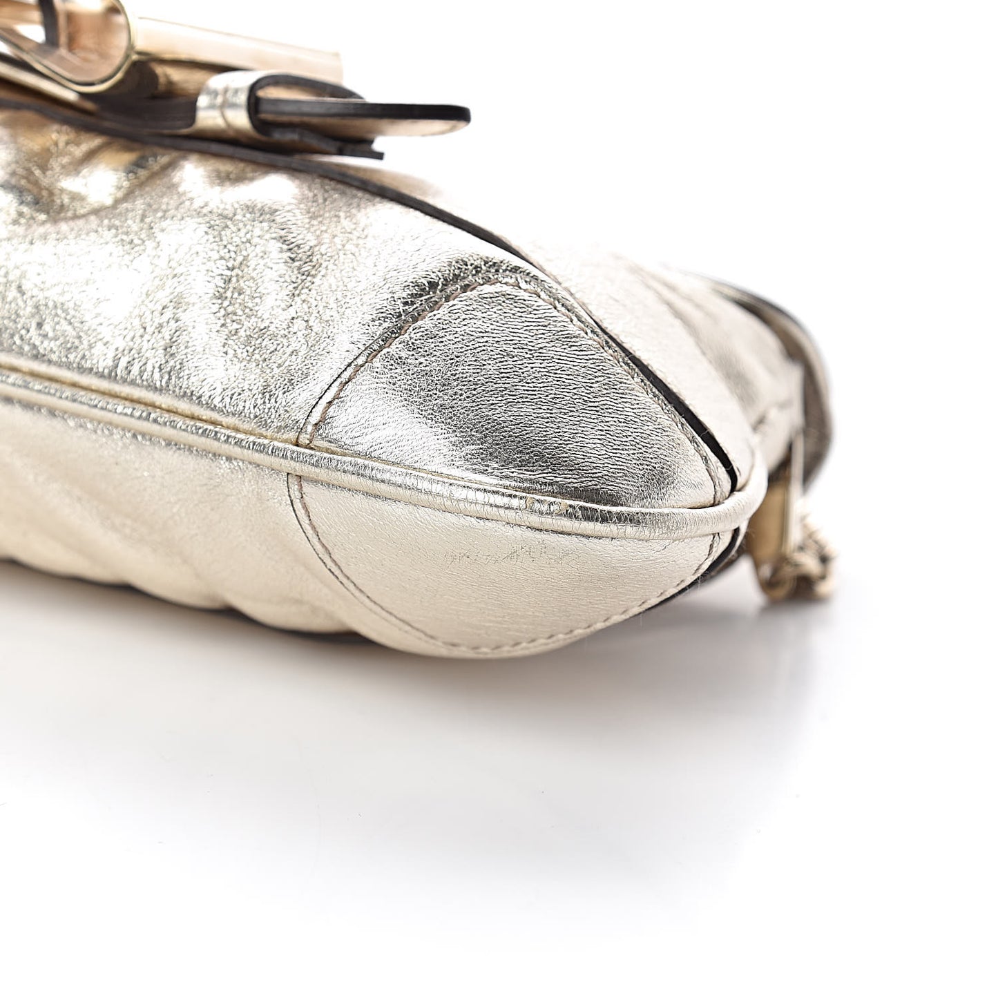 Metallic Calfskin Queen Bow Chain Clutch Gold