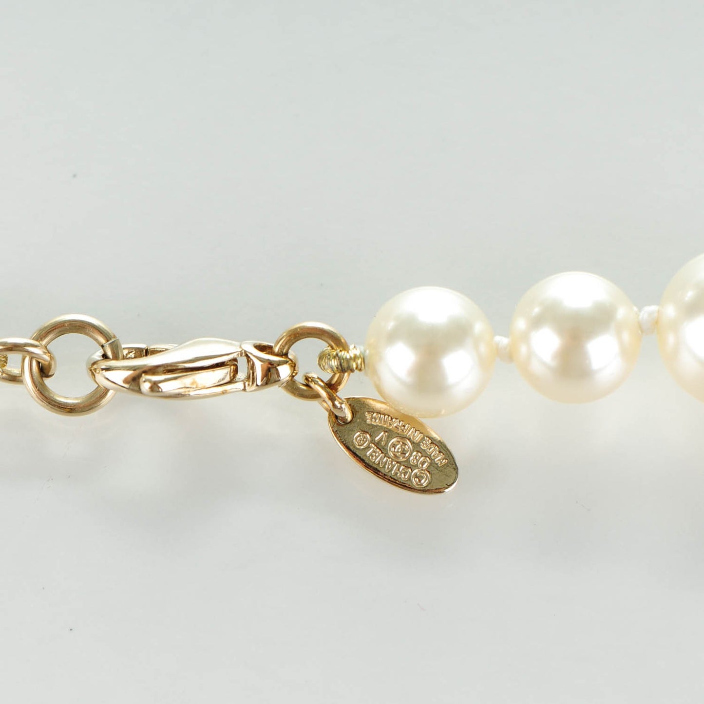 Graduated Pearl CC Long Necklace Gold