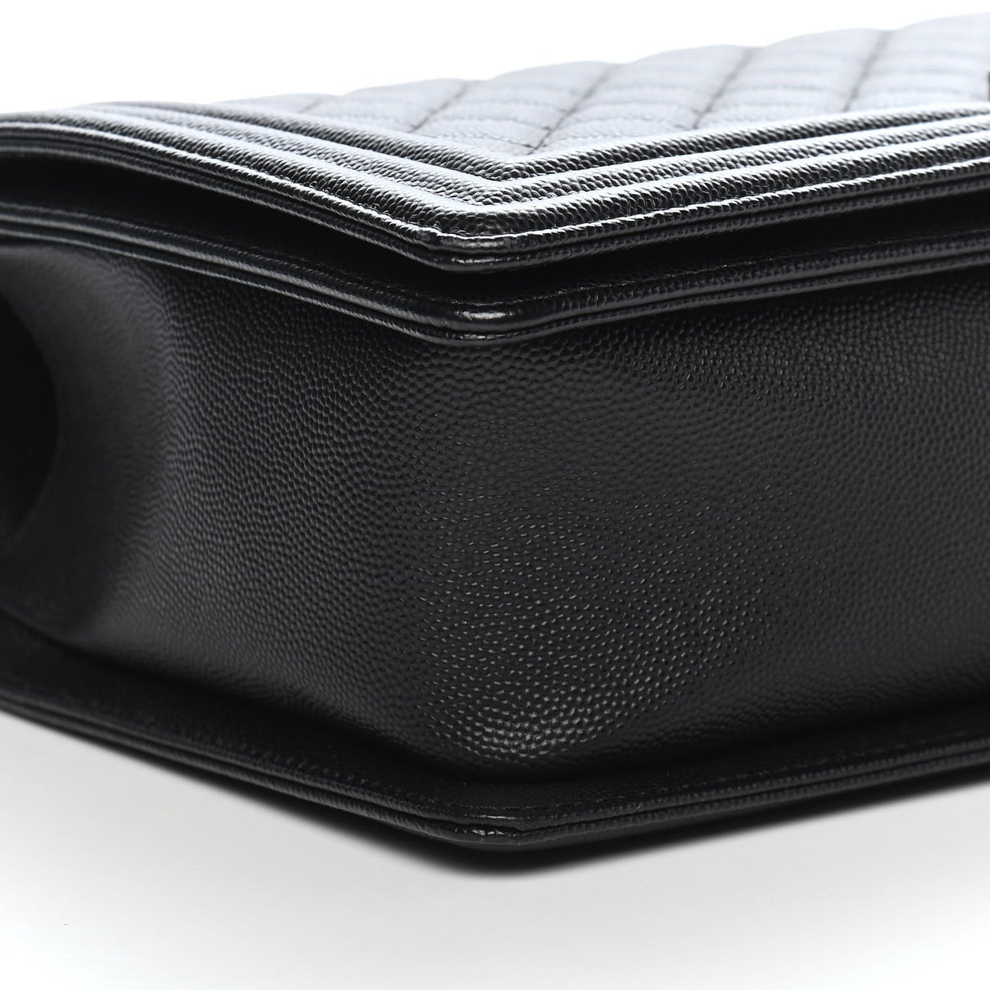Caviar Quilted New Medium Boy Flap Black