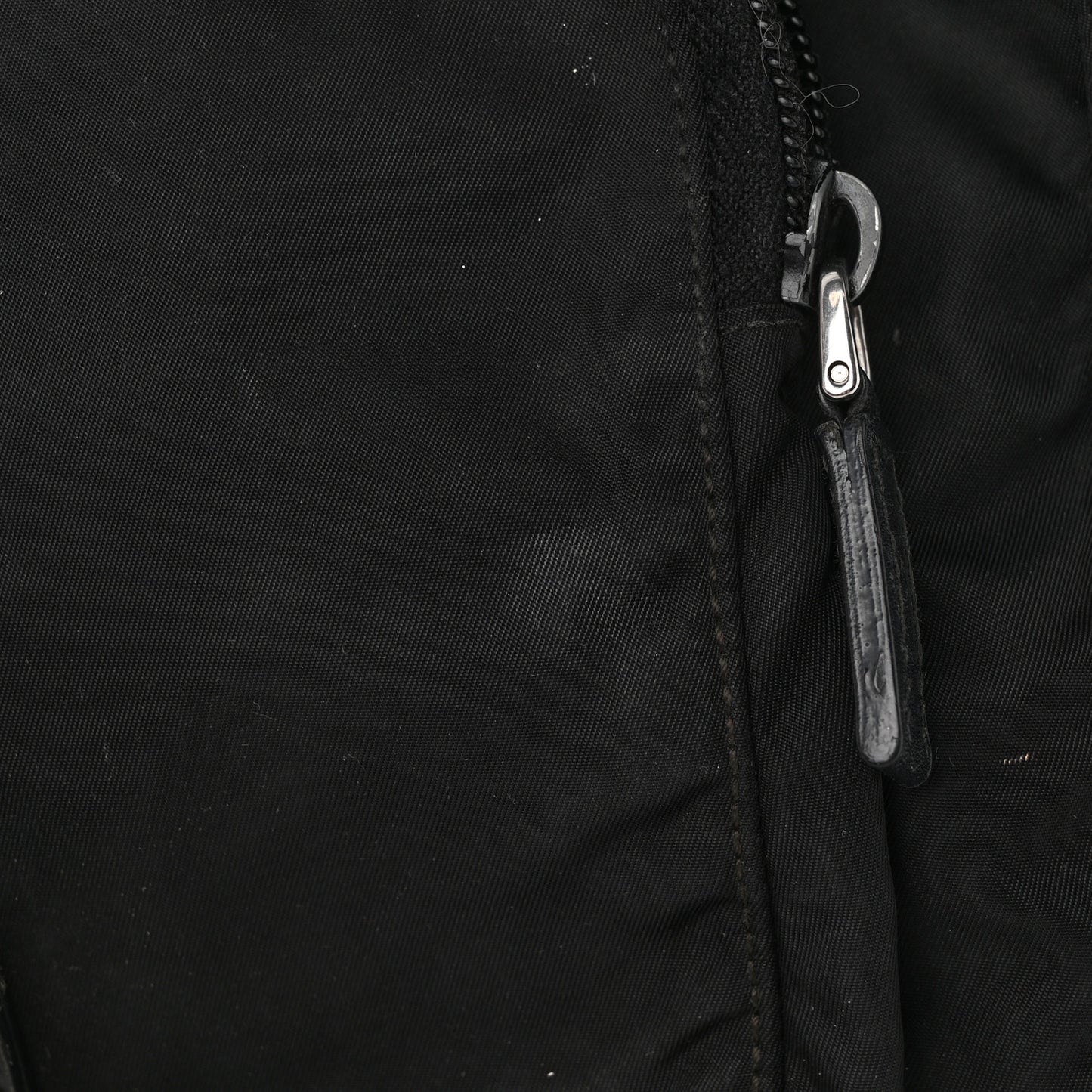 Nylon Vela Messenger Black