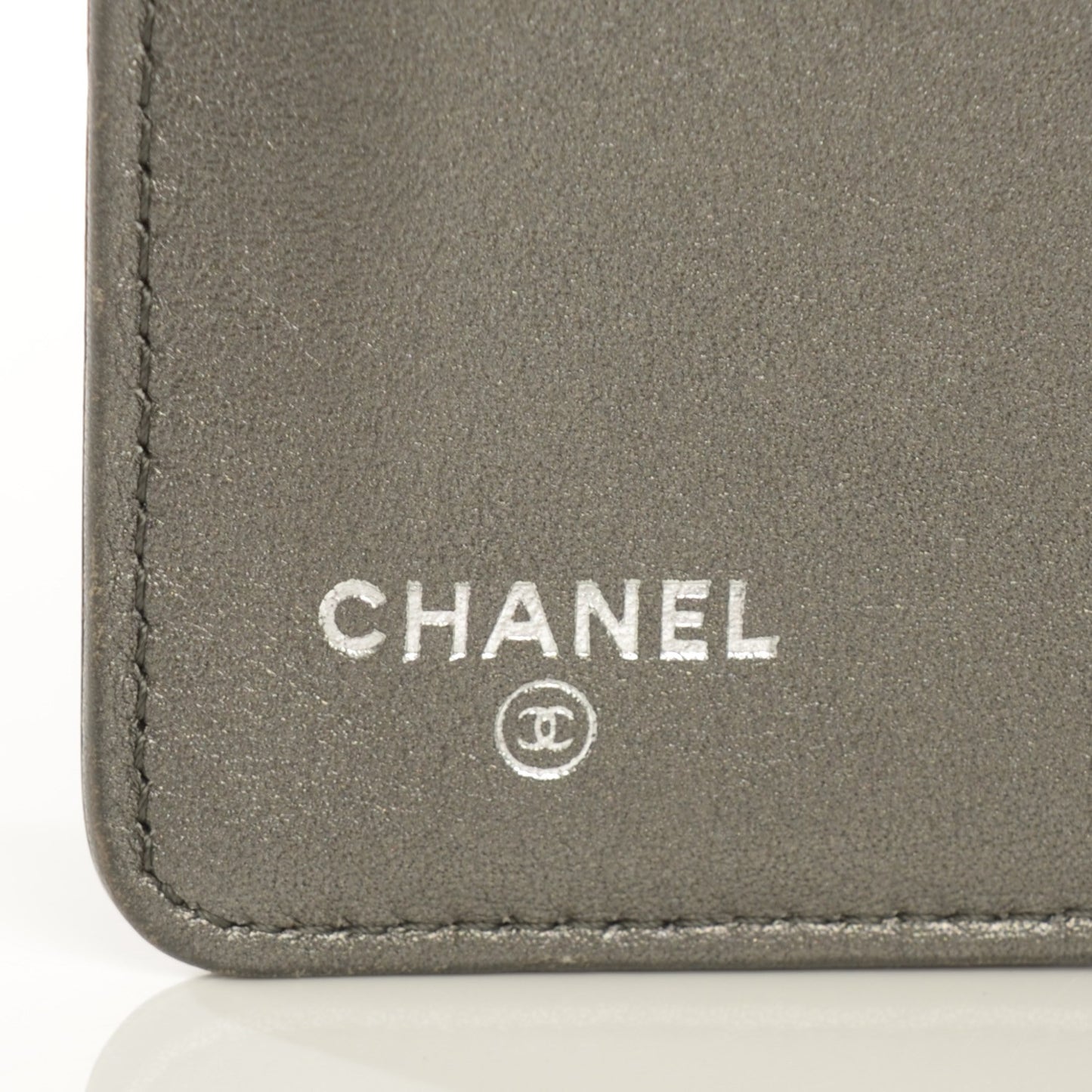 Metallic Caviar Timeless CC Yen Wallet Dark Silver