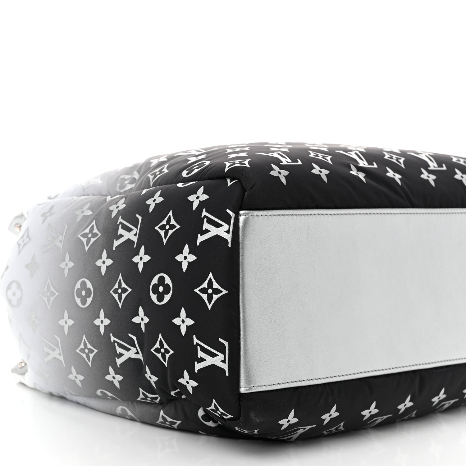 Louis Vuitton Nylon Monogram Gradient LV Snow Onthego MM MM Frost 8 of 9