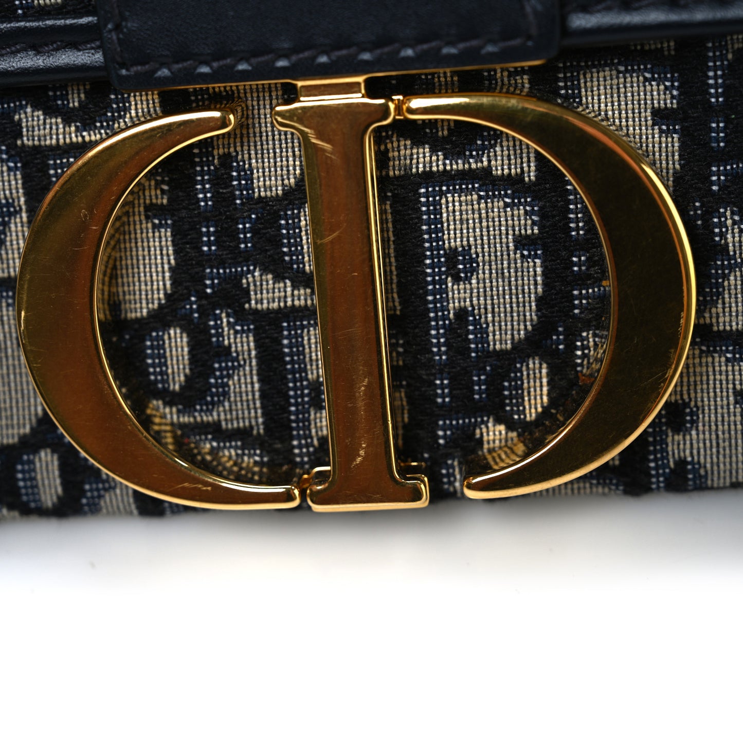 Oblique 30 Montaigne Chain Pouch Blue