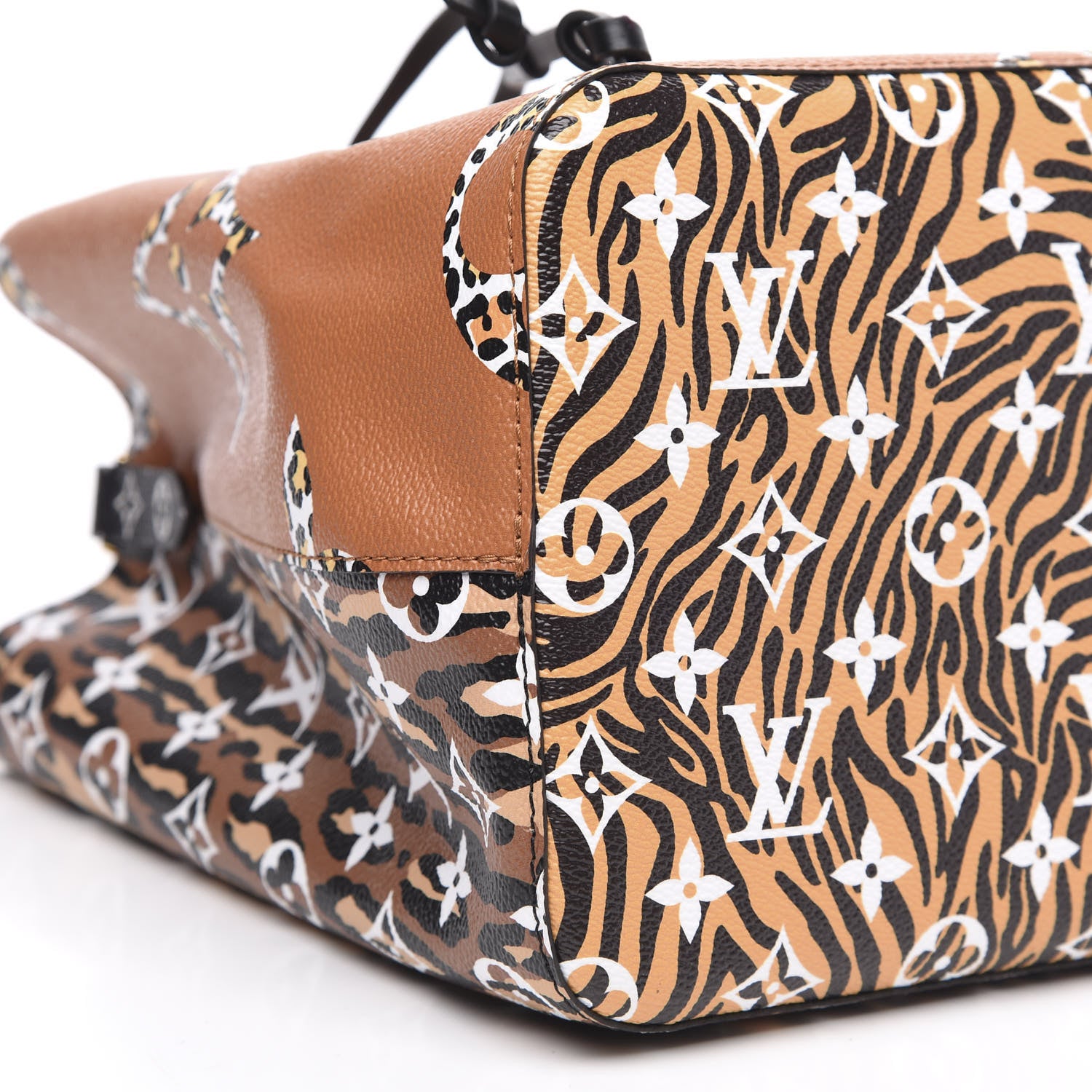 Louis Vuitton Monogram Giant Jungle NéoNoé Caramel 7 of 9