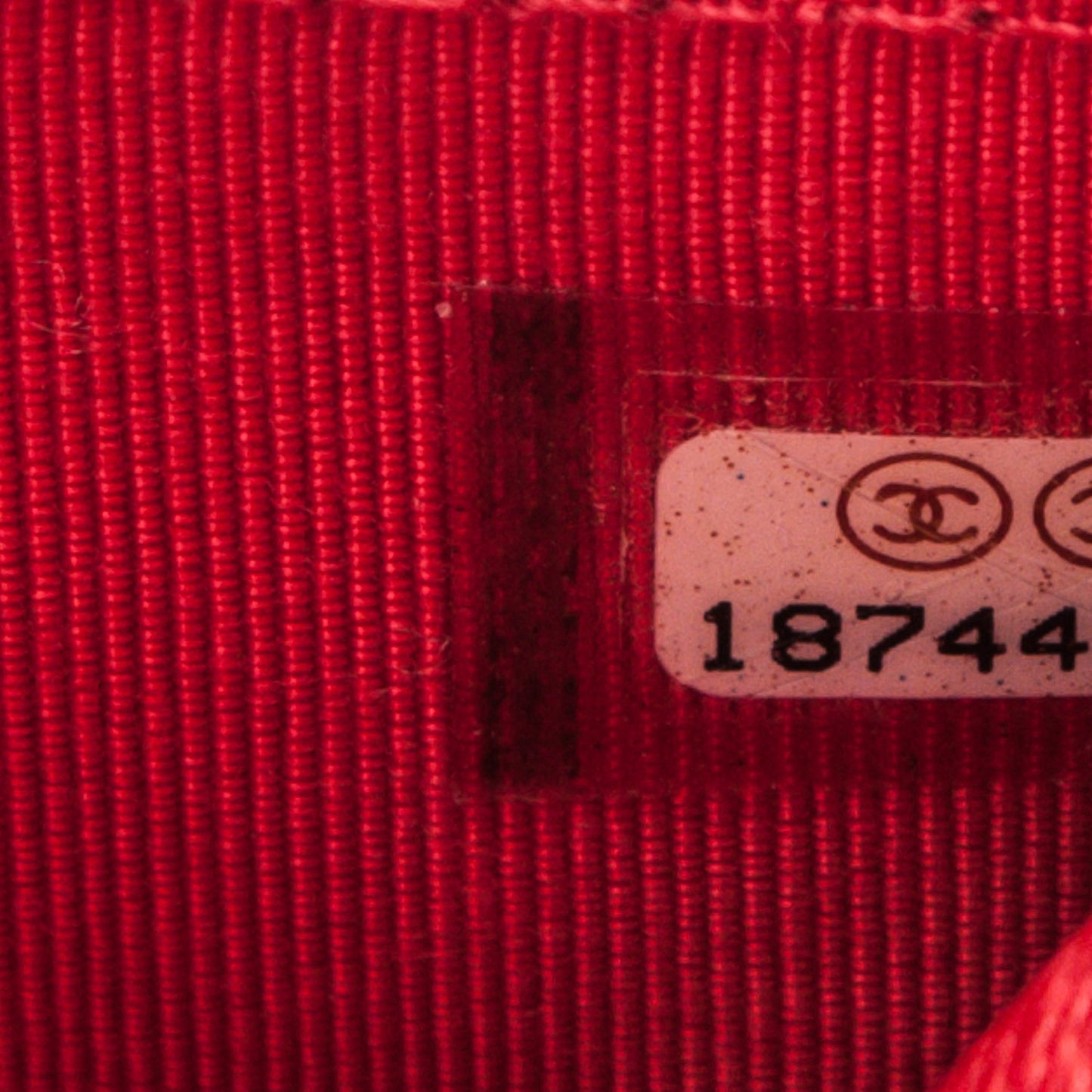 Caviar Quilted Wallet On Chain WOC Red