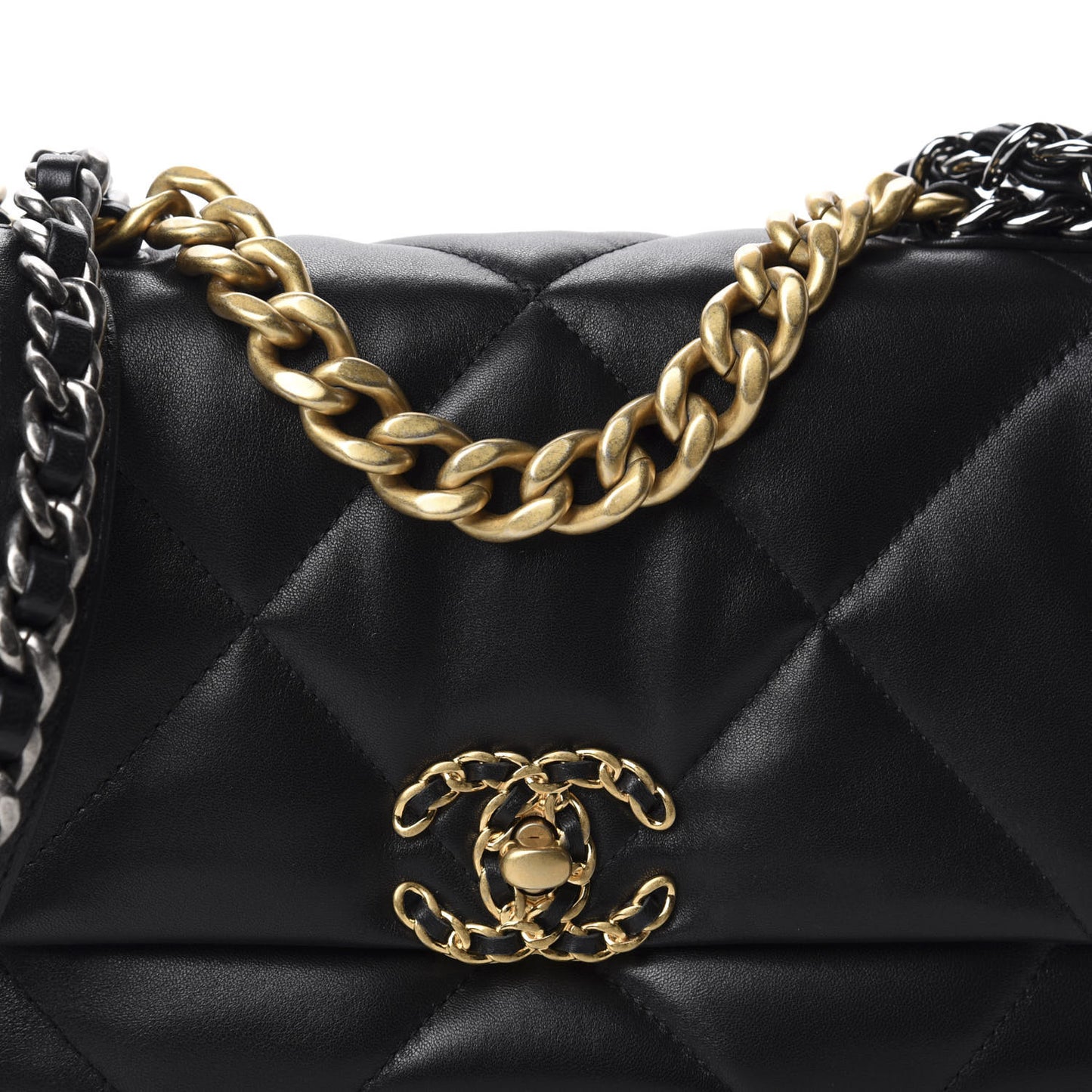 Lambskin Quilted Medium 19 Flap Black