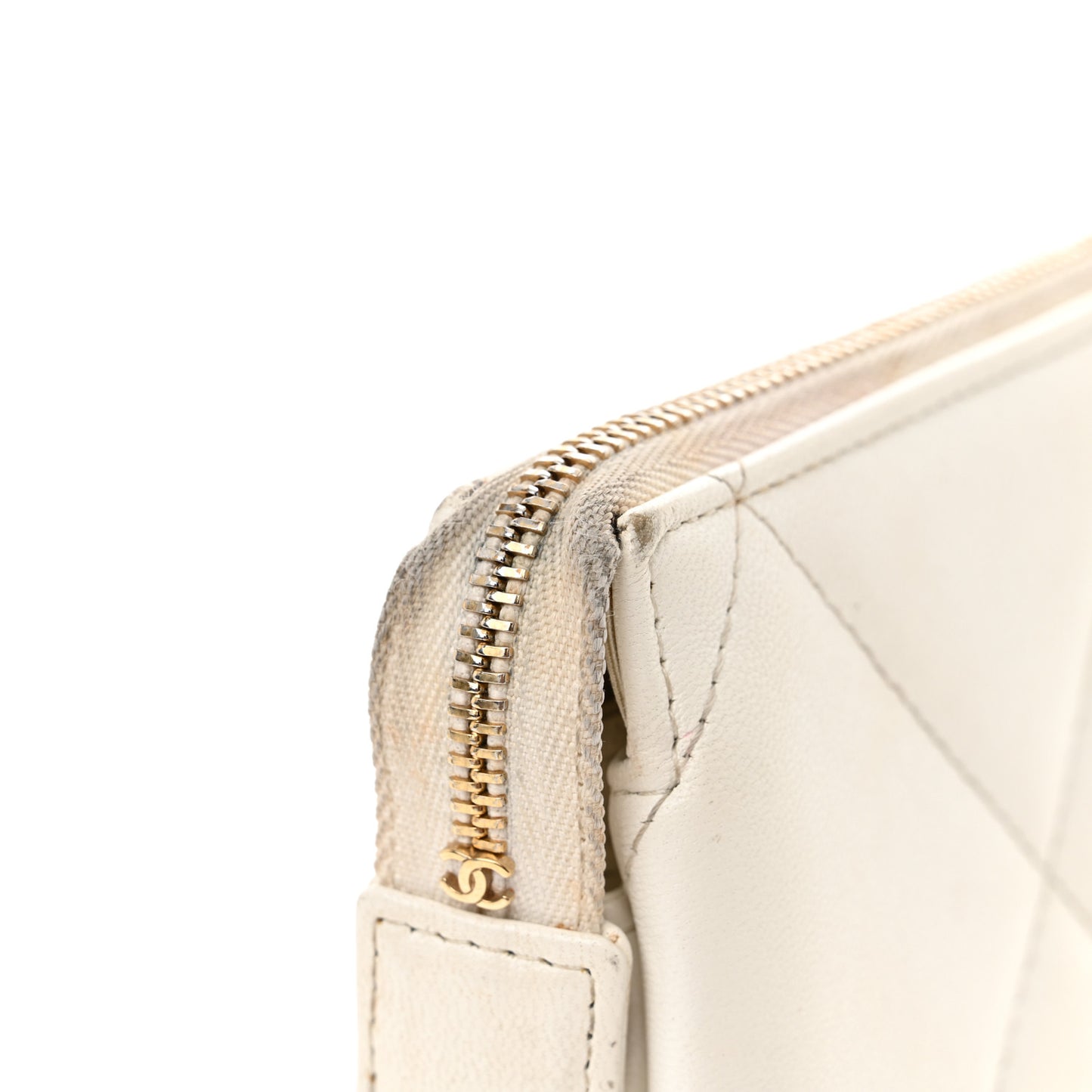 Shiny Goatskin Quilted Chanel 19 Small Pouch With Handle White