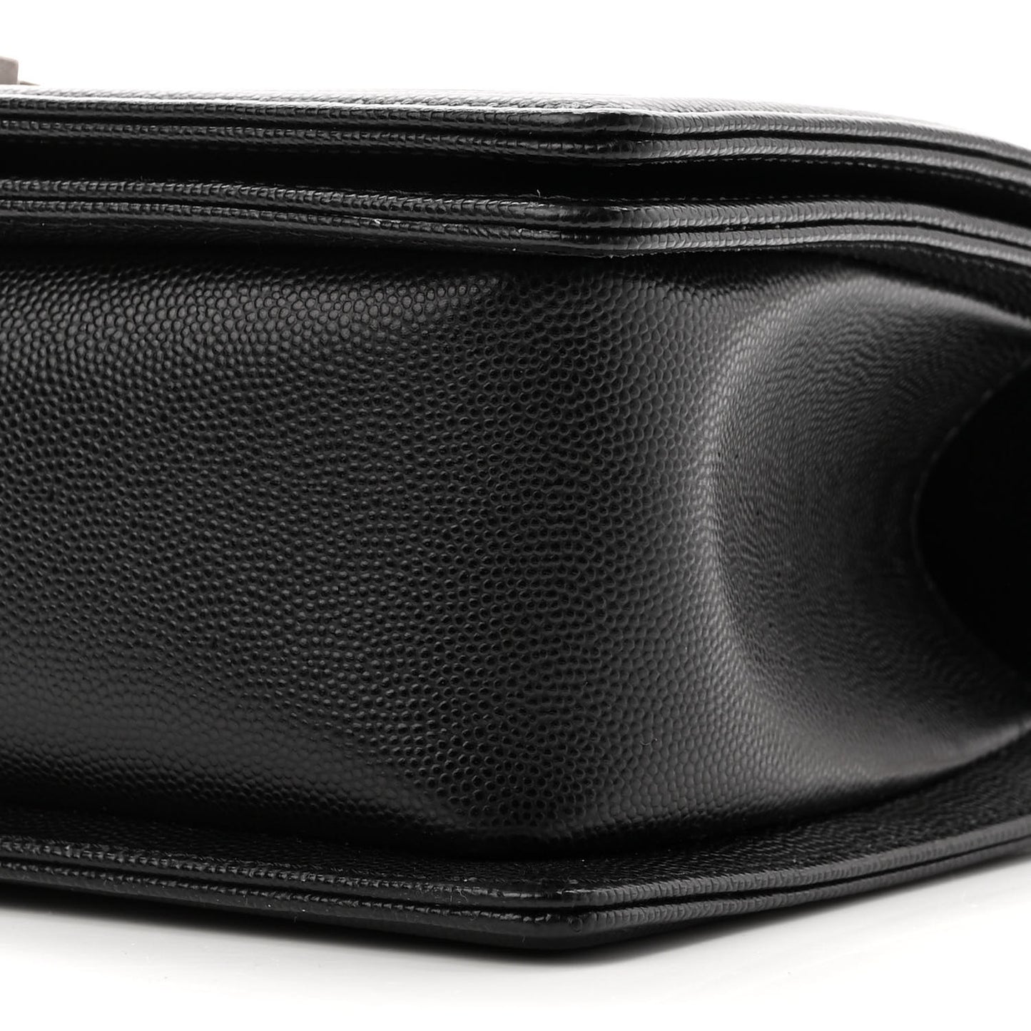 Caviar Quilted Medium Boy Flap Black