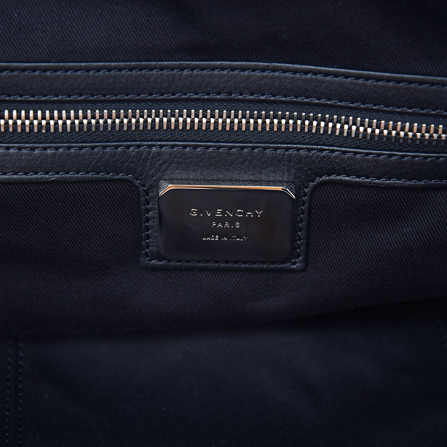 Waxed Calfskin Studded Medium Nightingale Black