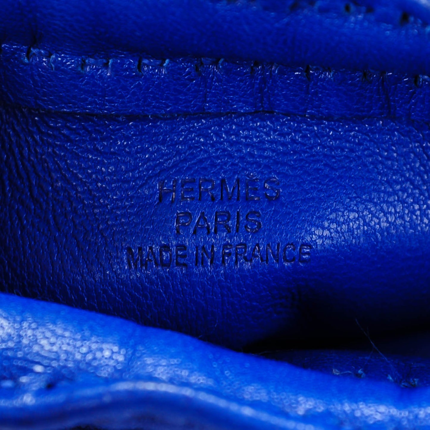 Lambskin Pilo Pouch PM Bleu Electrique