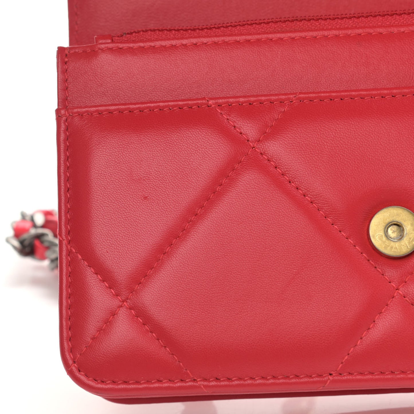 Goatskin Quilted Chanel 19 Wallet On Chain WOC Red