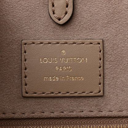 Louis Vuitton Empreinte Monogram Giant Onthego MM Tourterelle Creme 6 of 9