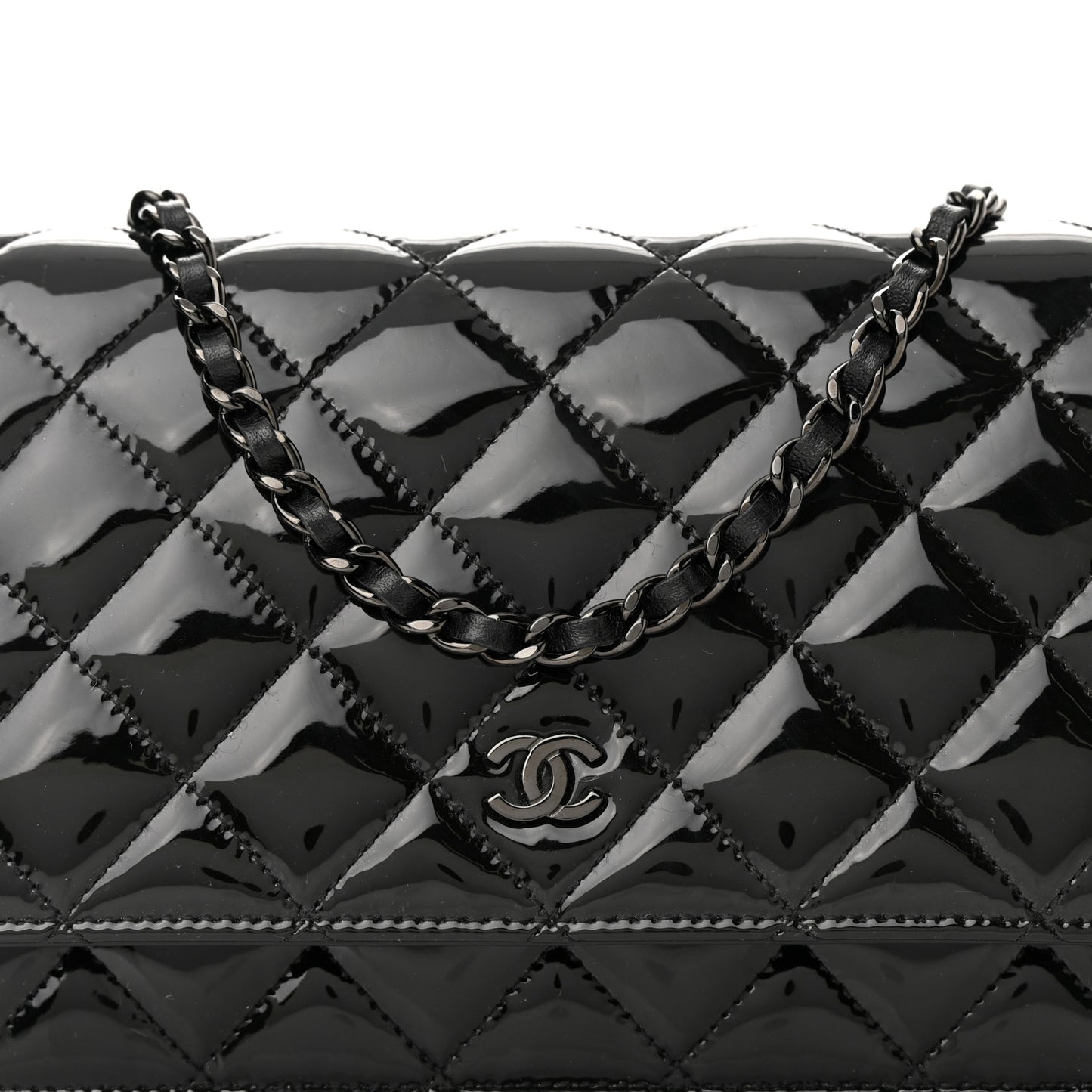 Patent Quilted Wallet On Chain WOC Black