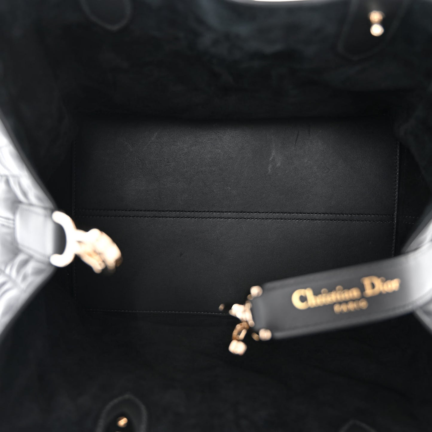 Calfskin Macrocannage Medium Toujours Black