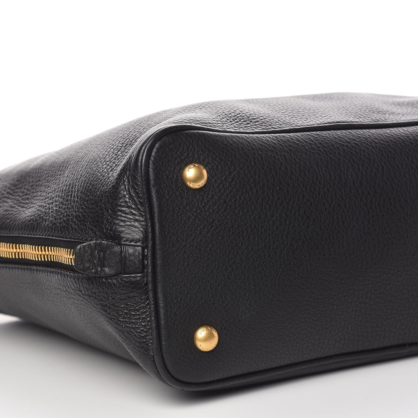 Vitello Daino Side Zip Tote Black