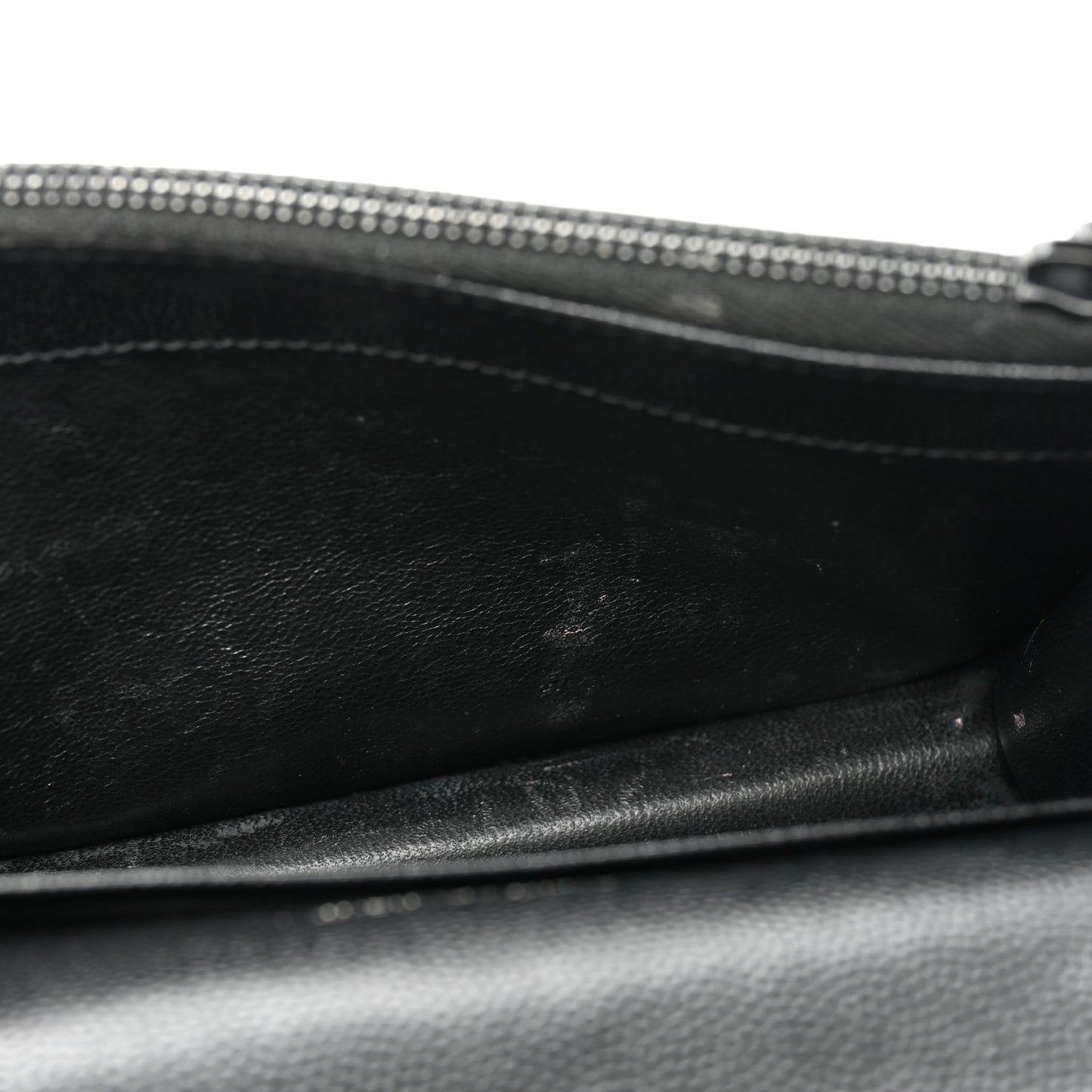 Grain De Poudre Matelasse Chevron Monogram Monochrome Envelope Chain Wallet Black