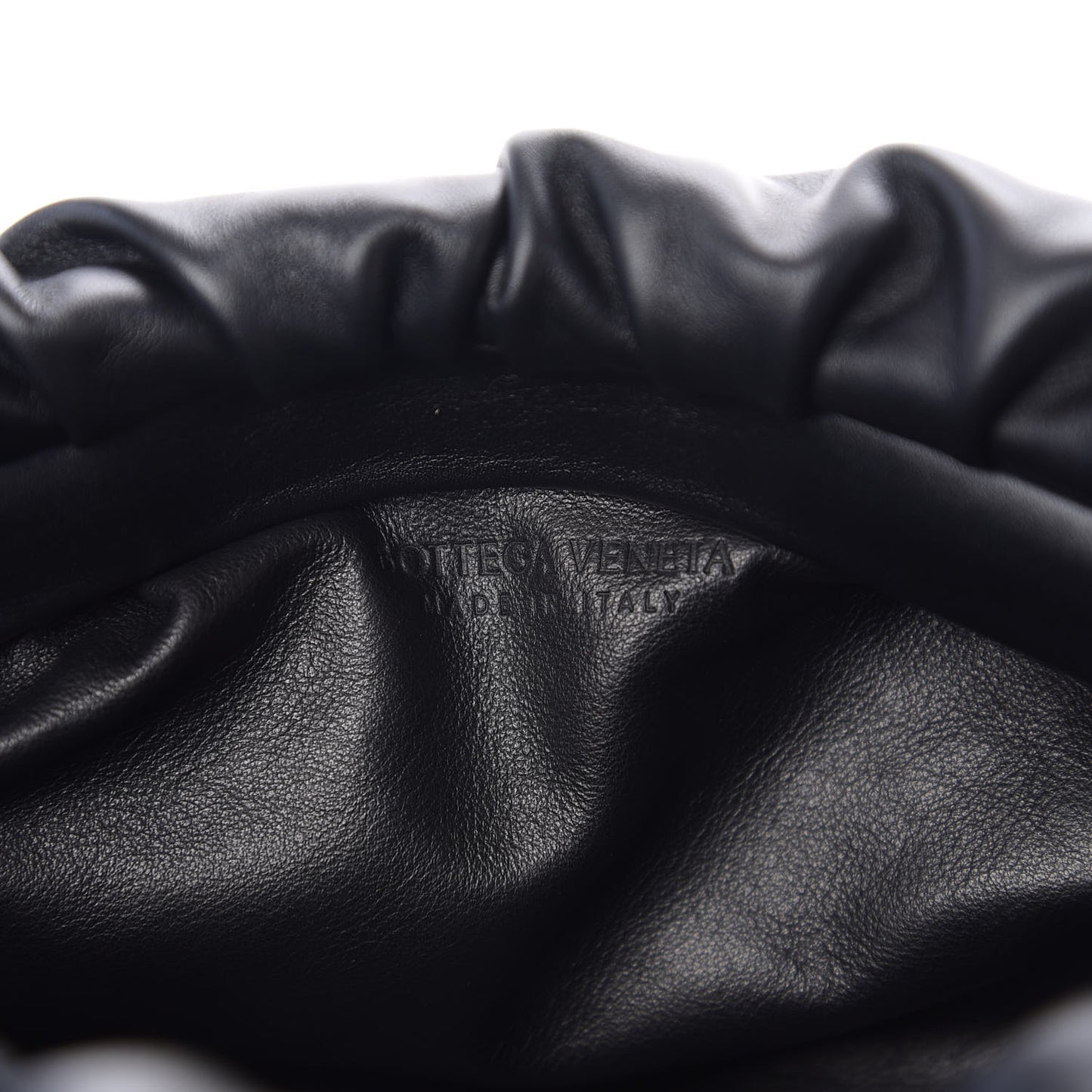 Calfskin The Pouch Chain Black