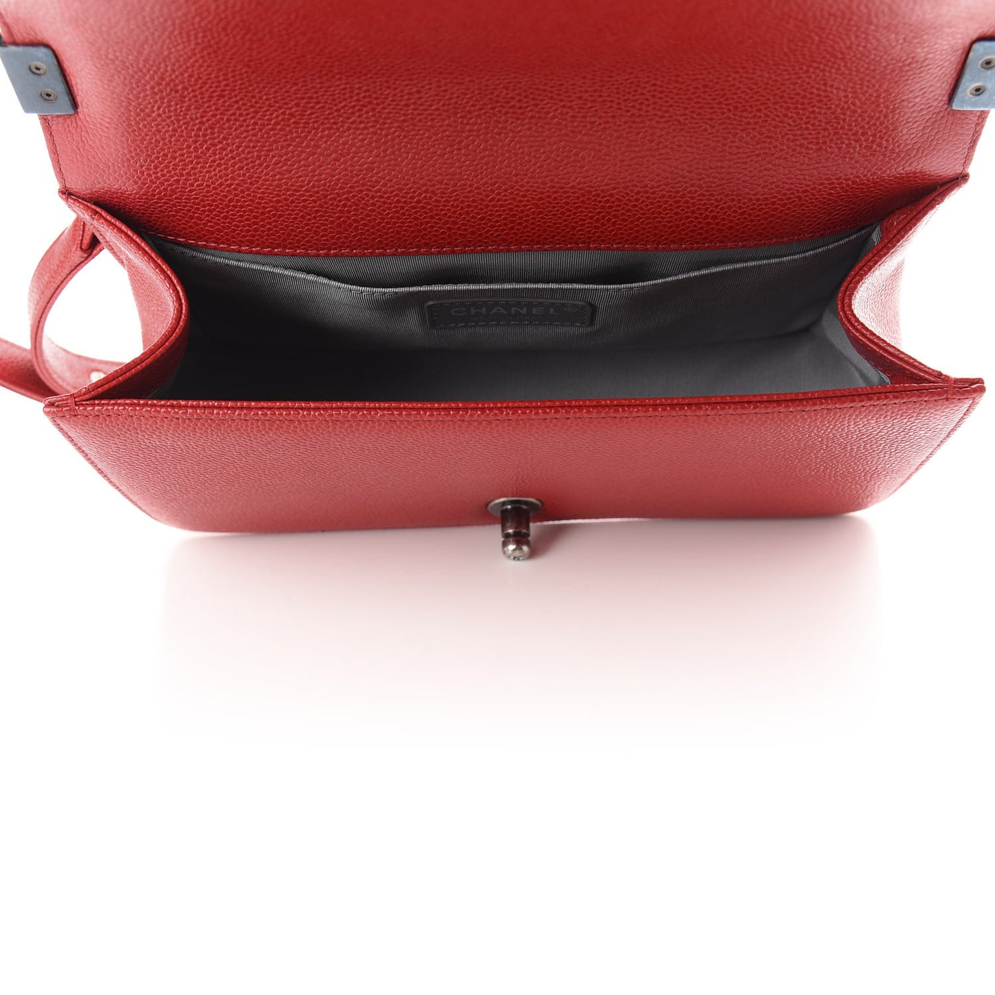 Caviar Quilted Medium Boy Flap Red