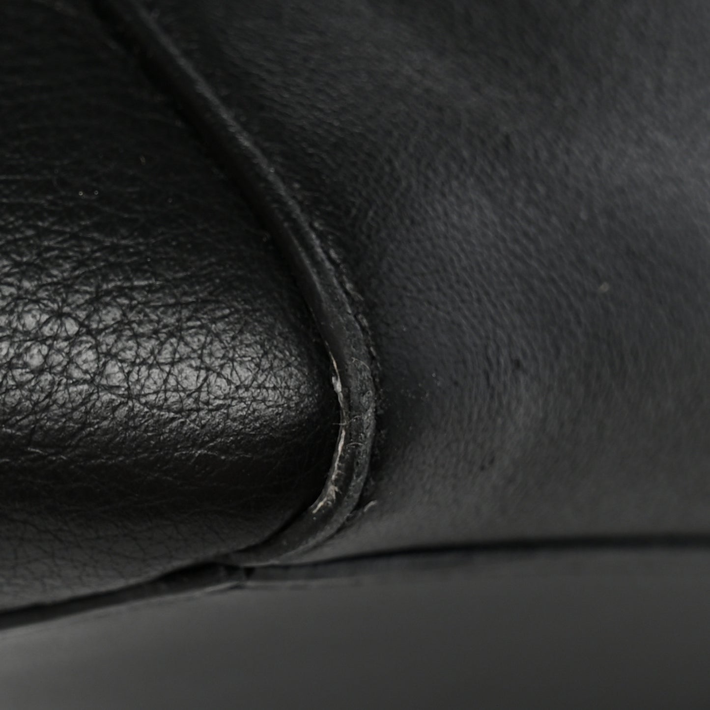 Smooth Calfskin Everyday East West Tote Bag Black