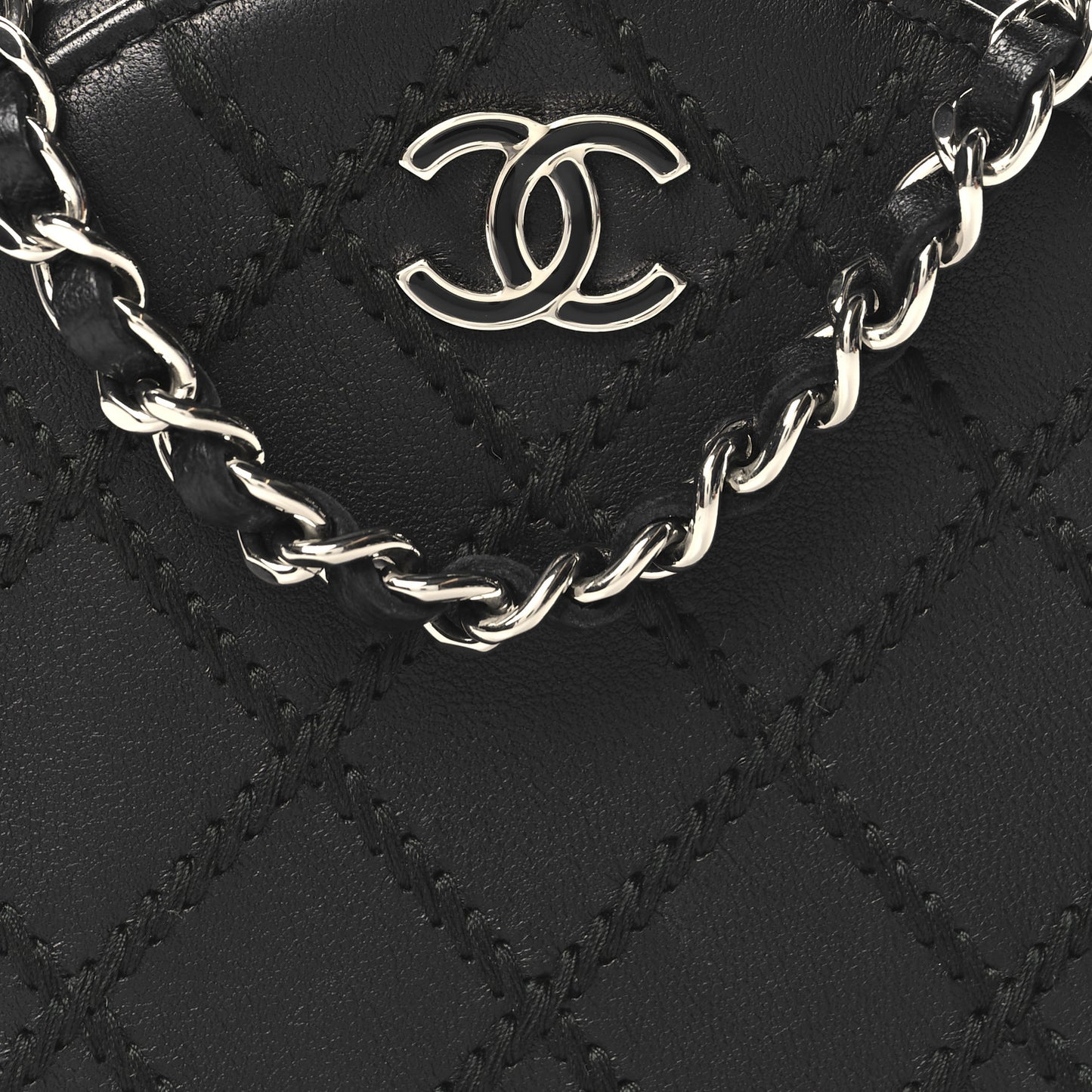 Lambskin Stitch Round Clutch With Chain Black