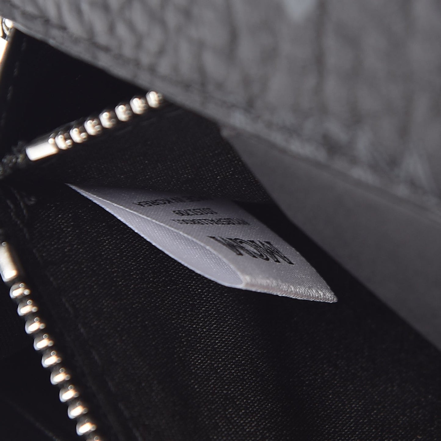 Visetos Large Patricia Wallet On Chain Black
