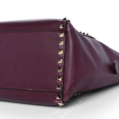 Valentino Garavani Vitello Rockstud Double Handle Tote Rubin 7 of 10