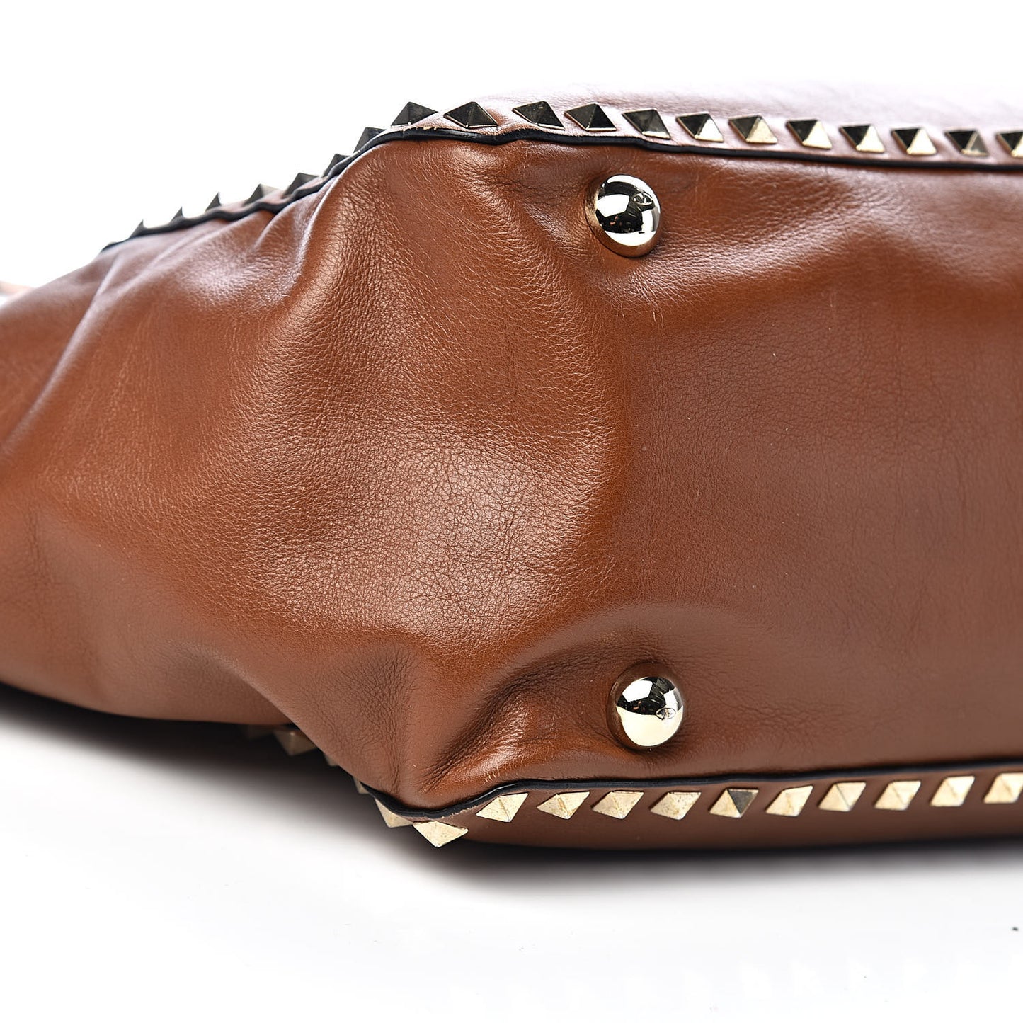 Vitello Medium Rockstud Tote Camel