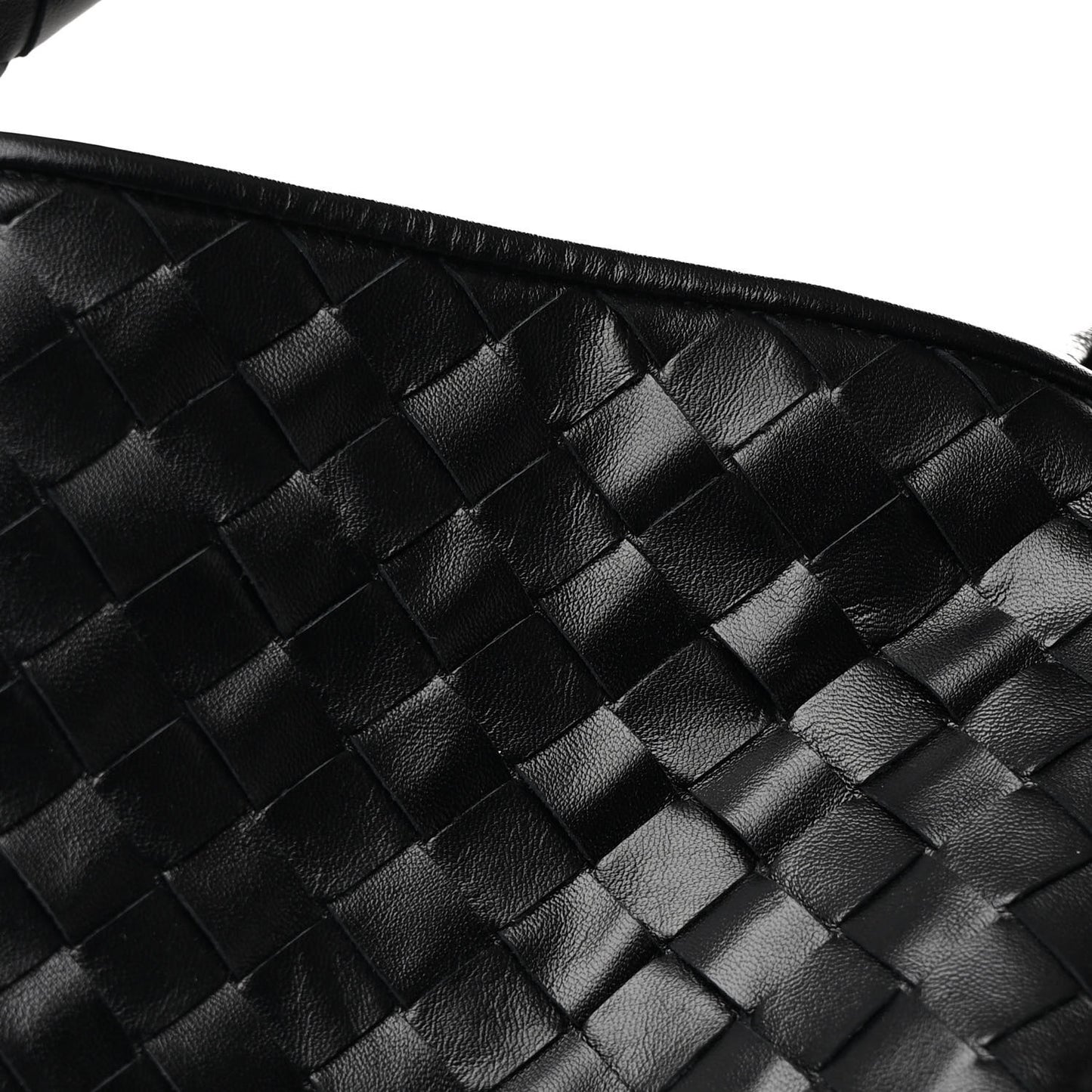 Calfskin Intrecciato Large Hop Black