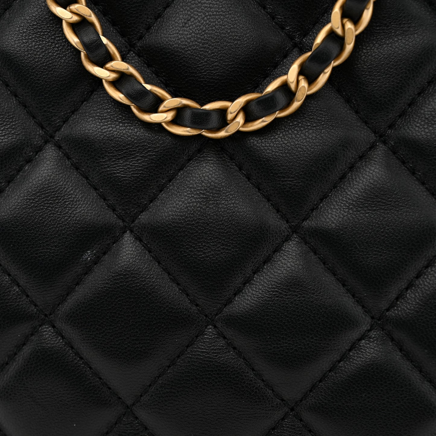Lambskin Quilted Small Pearl Crush Hobo Black