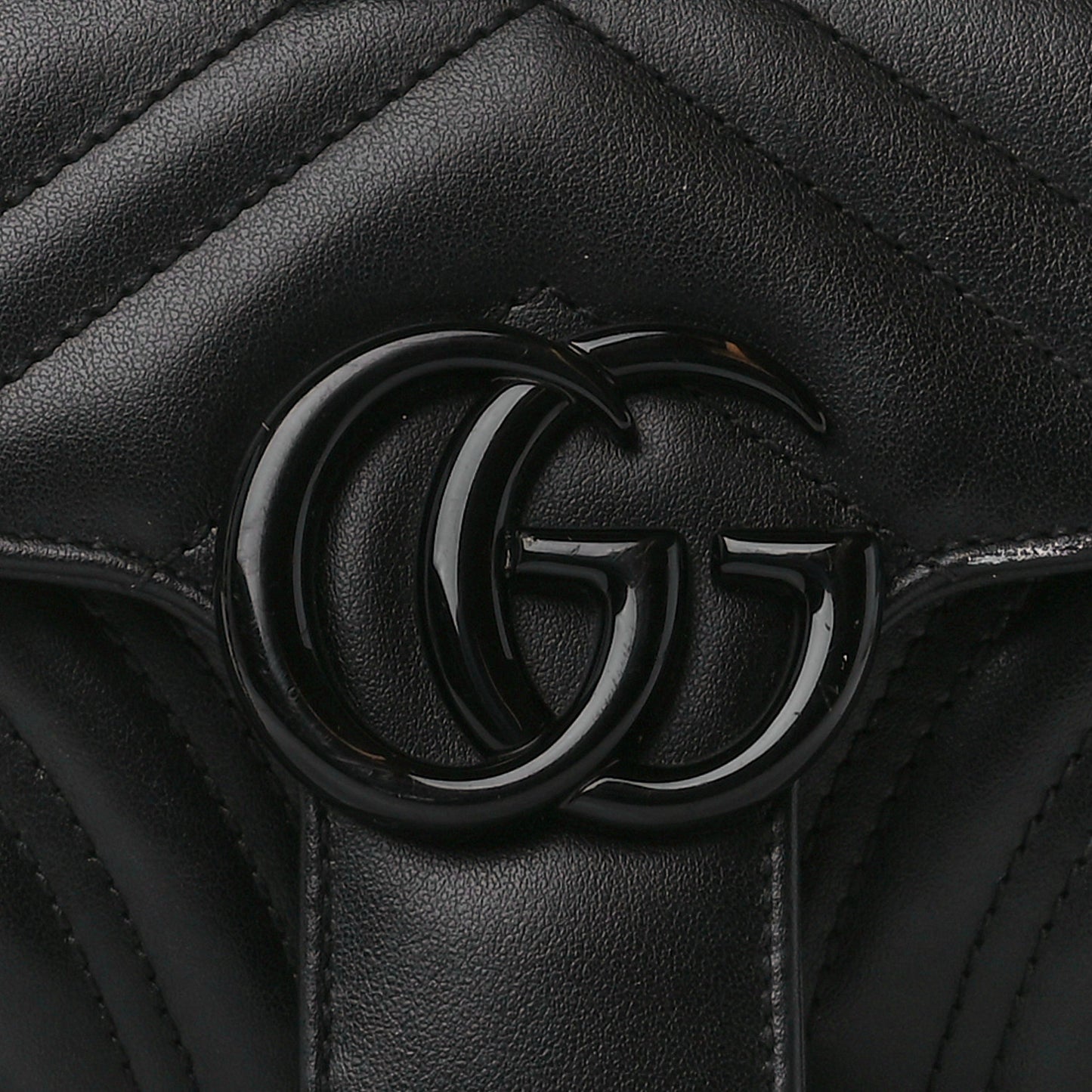 Calfskin Matelasse Monochrome Mini GG Marmont Shoulder Bag Black