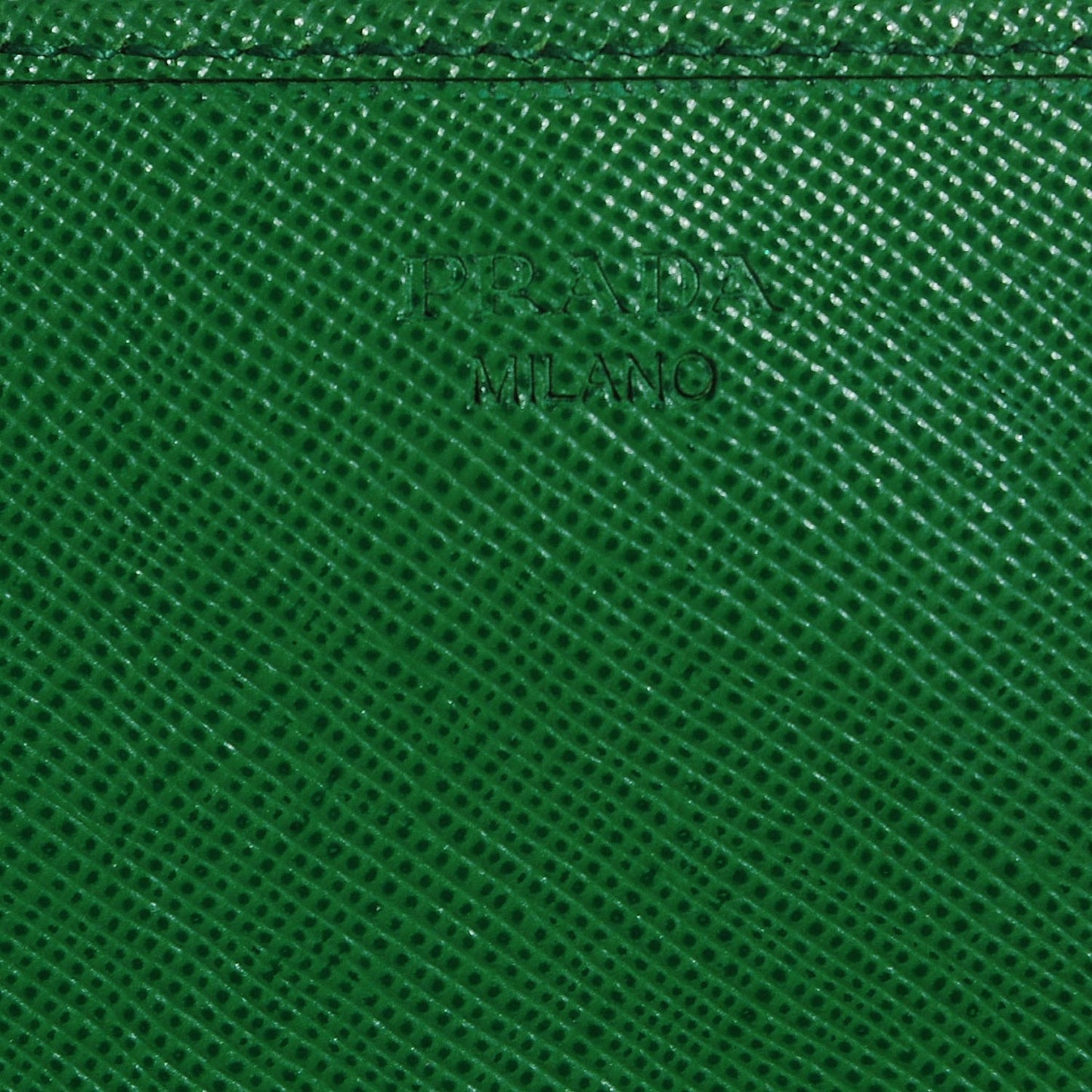 Saffiano Metal Oro Chain Wallet Verde