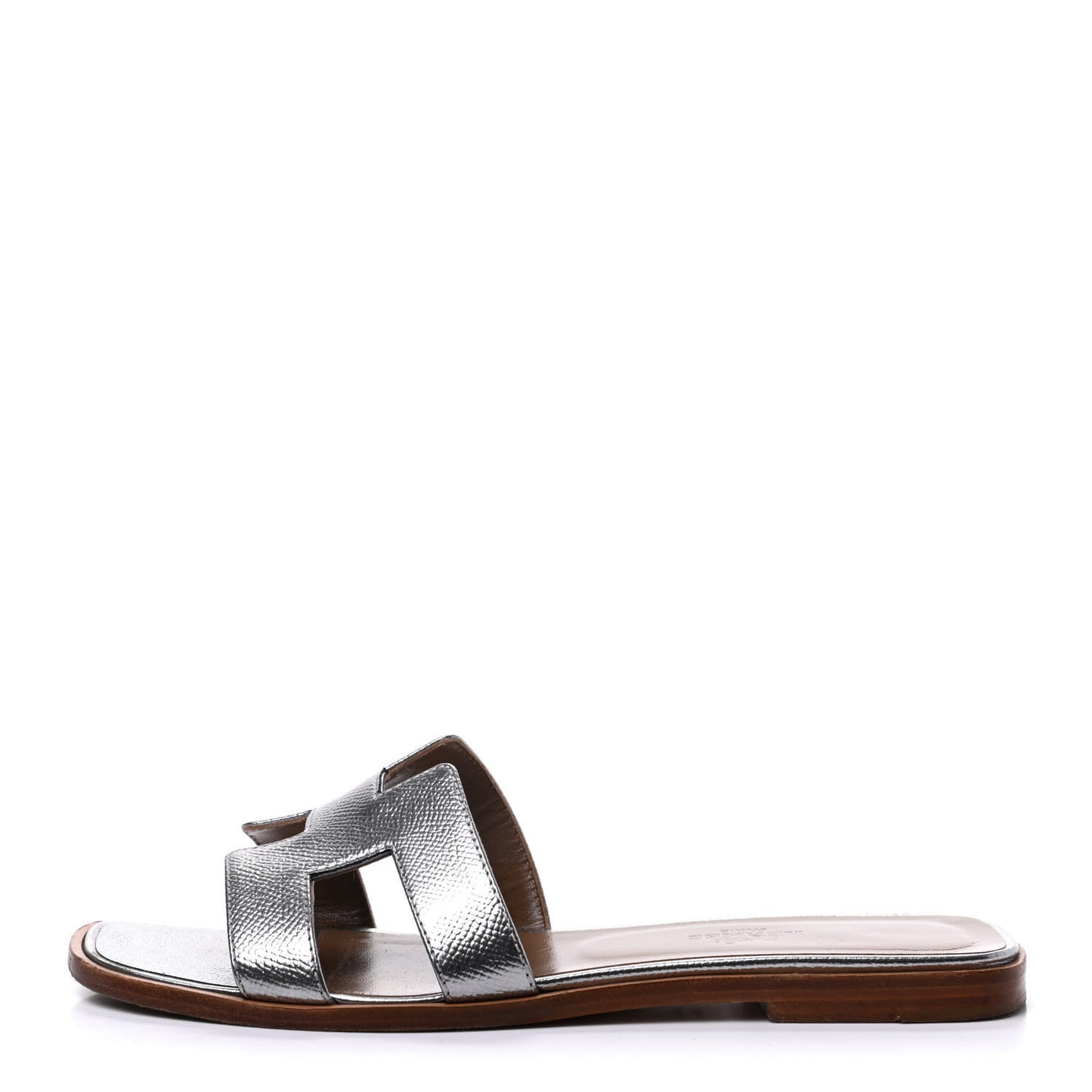 Metallic Epsom Oran Sandals 37.5 Gris Argente