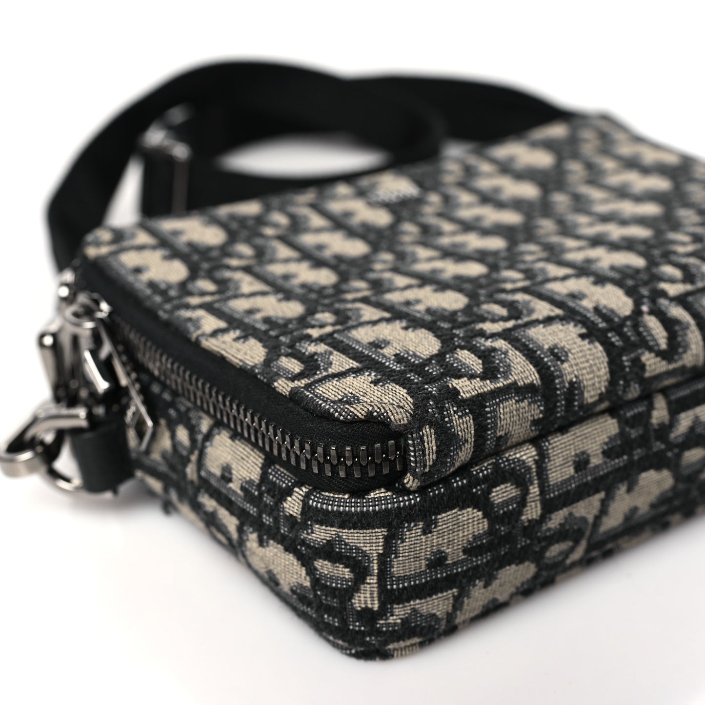 Oblique Messenger Pouch Black