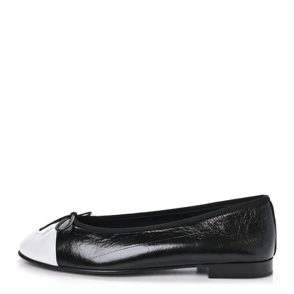 Chanel Crumpled Shiny Lambskin Cap Toe CC Ballerina Flats 39.5 Black White 1 of 10