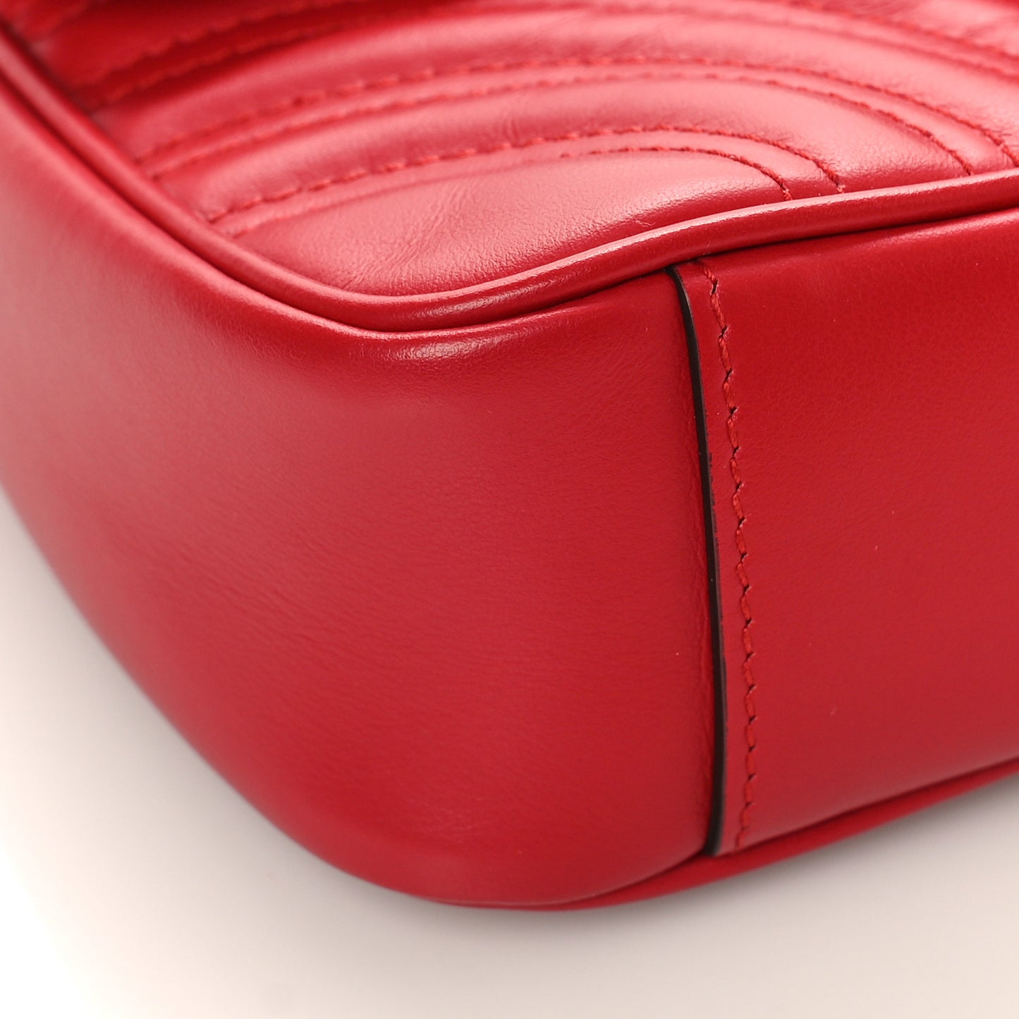 Calfskin Matelasse Mini GG Marmont Shoulder Bag Hibiscus Red