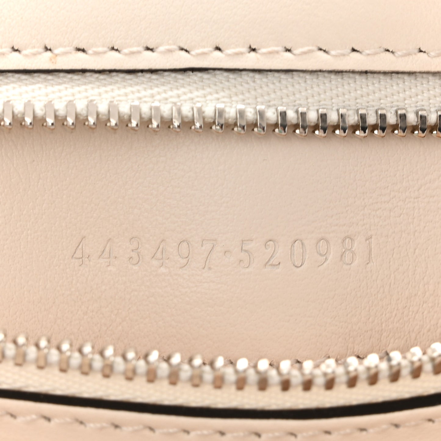 Calfskin Matelasse Aria Small GG Marmont Shoulder Bag Mystic White
