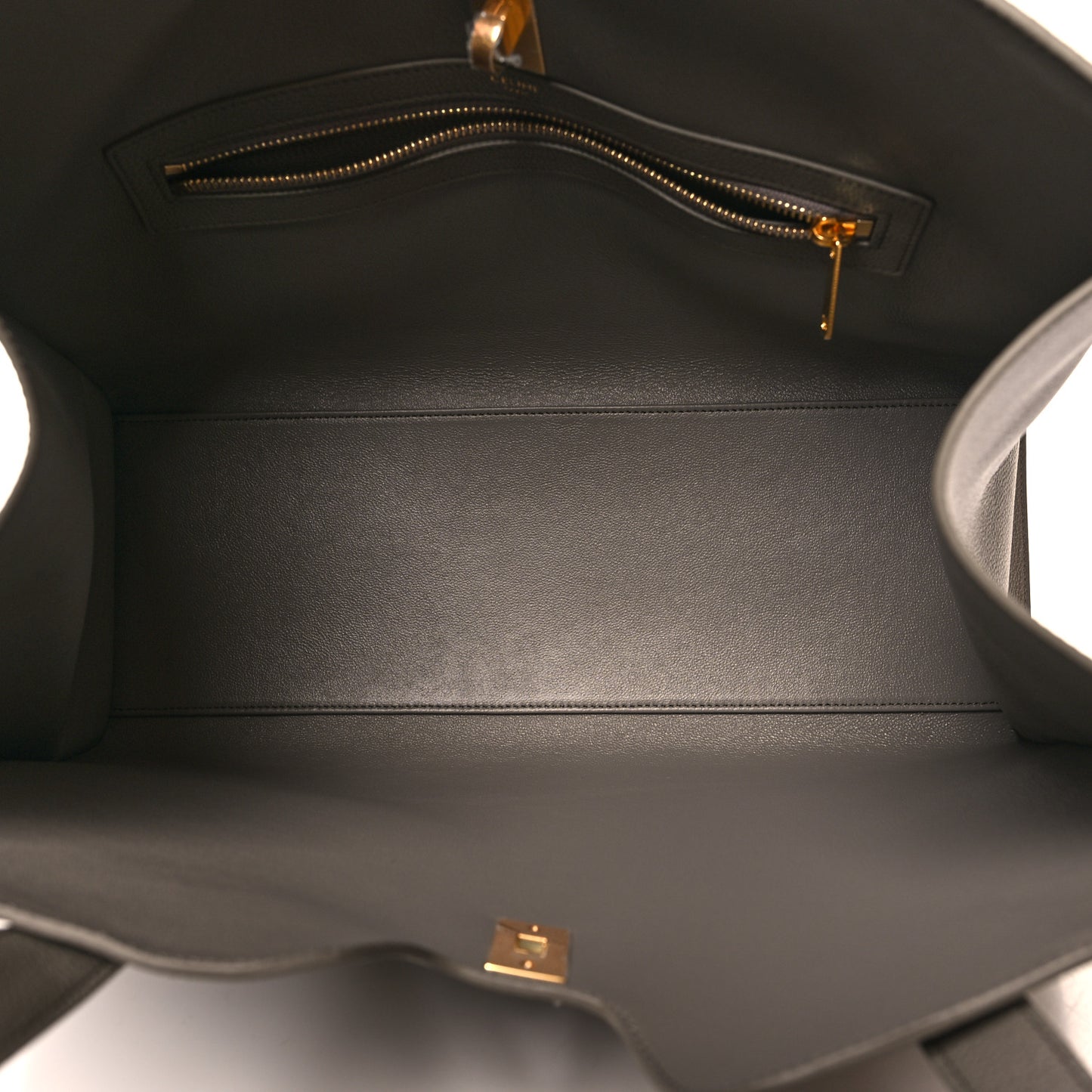 Supple Grained Calfskin Cabas 16 Bag Pebble