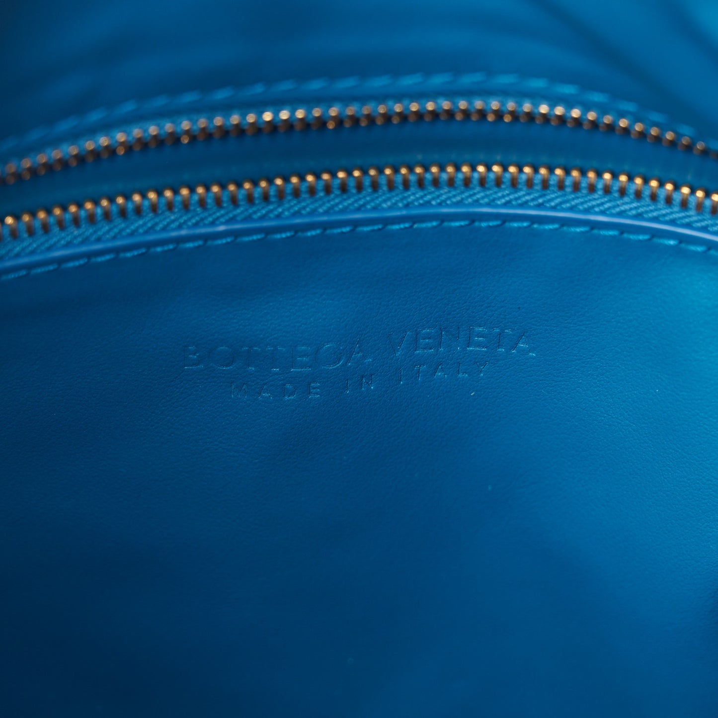 Calfskin Intrecciato Small Hop Deep Pacific