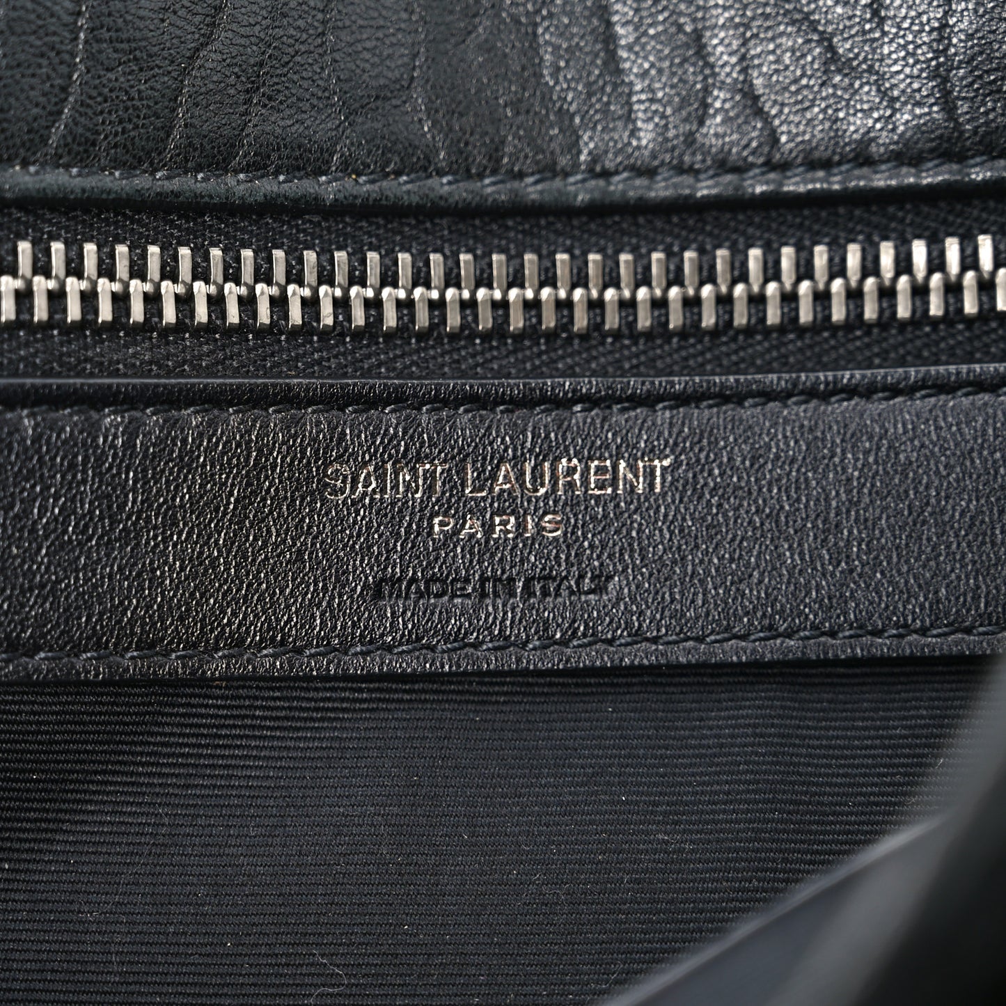 Grained Calfskin Niki Messenger Black