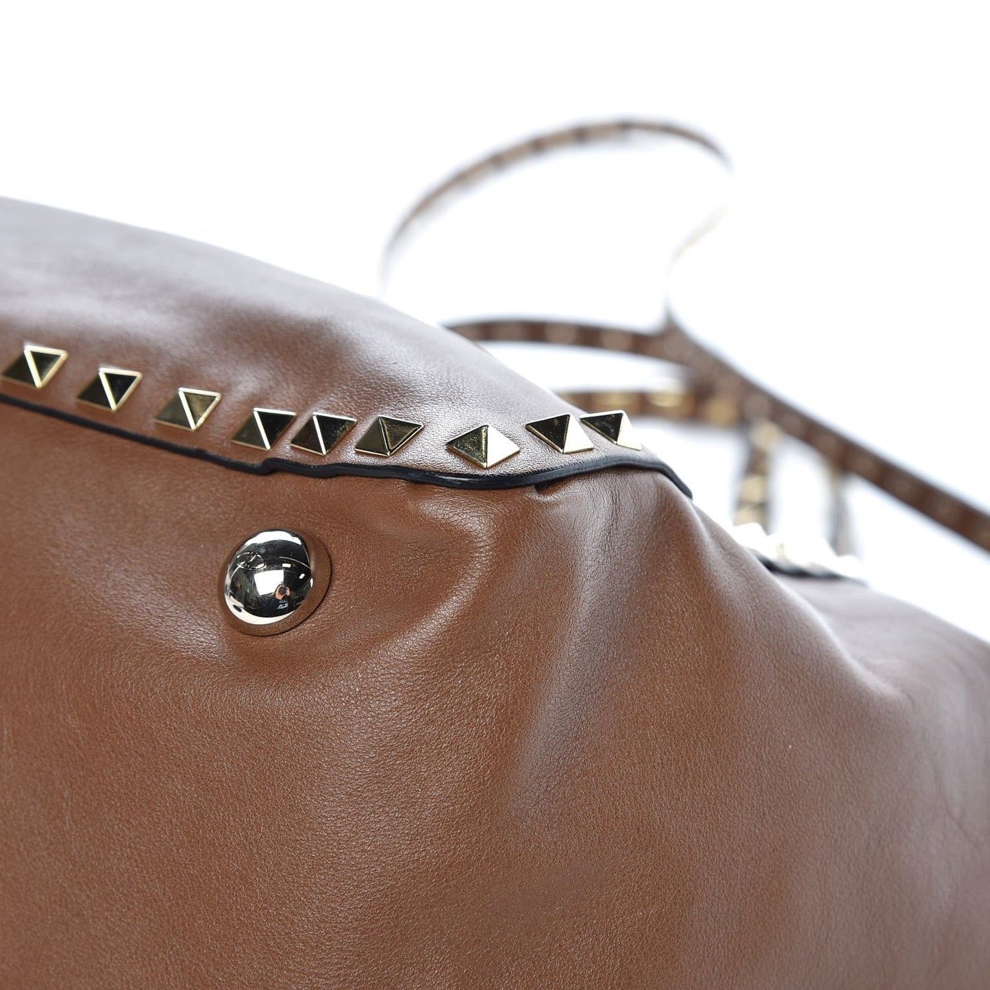 Vitello Medium Rockstud Tote Dark Noisette